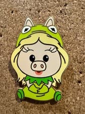 Miss Piggy as Kermit - Muppets Haunted Mansion Adorbs Pin front