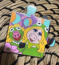 Haunted Mansion Muppets Puzzle Pin Piggy And Kermit front