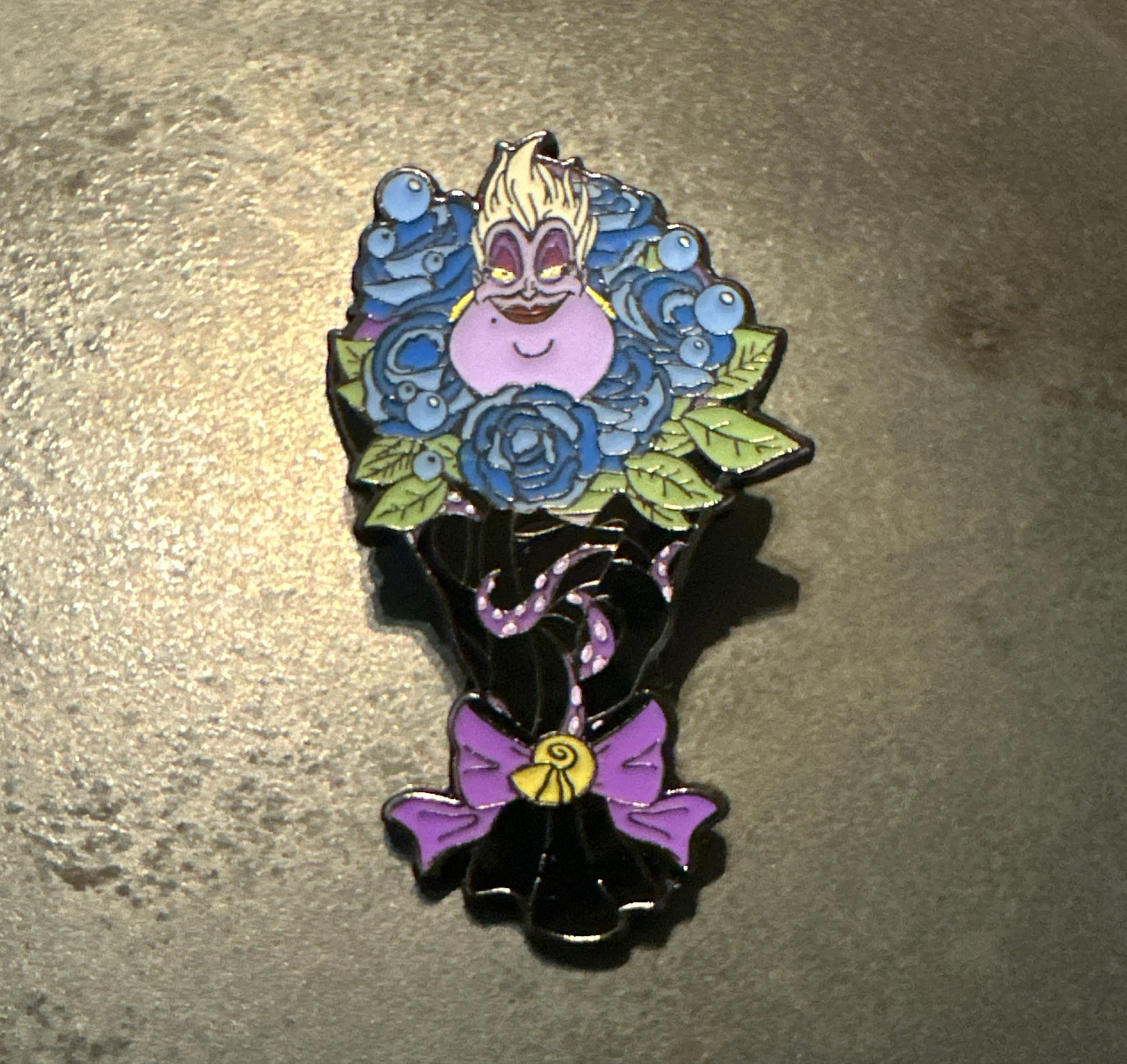 Loungefly Disney Villains Character Bouquet Blind Box Pin Set - Ursula front