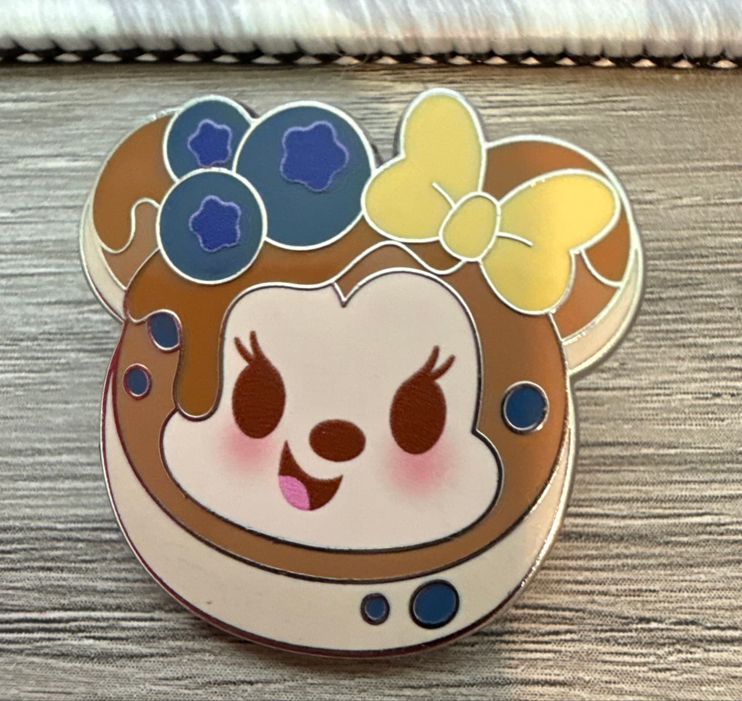 Minnie Mouse Blueberry Pancake front