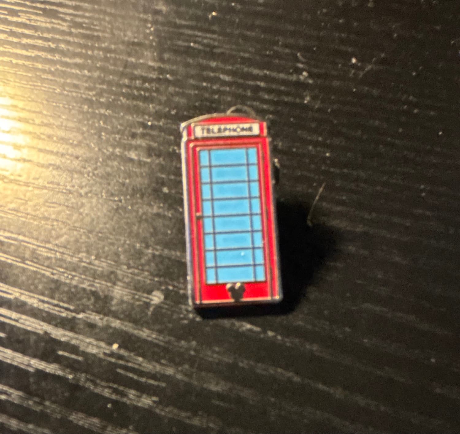 Telephone Booth - 2011 Hidden Mickey - United Kingdom Set front