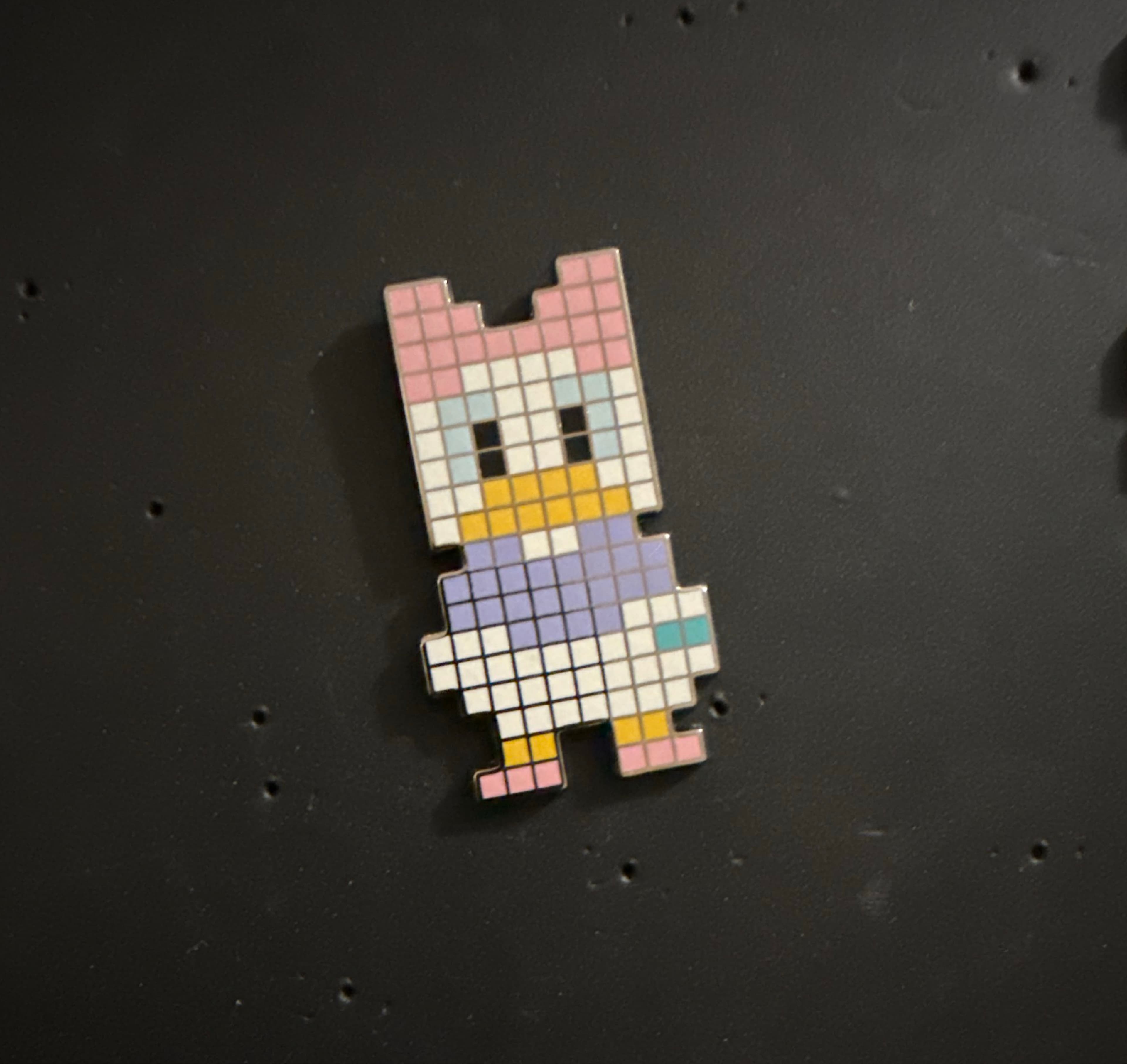 Digital Disney Mystery Pin Collection - Daisy ONLY front