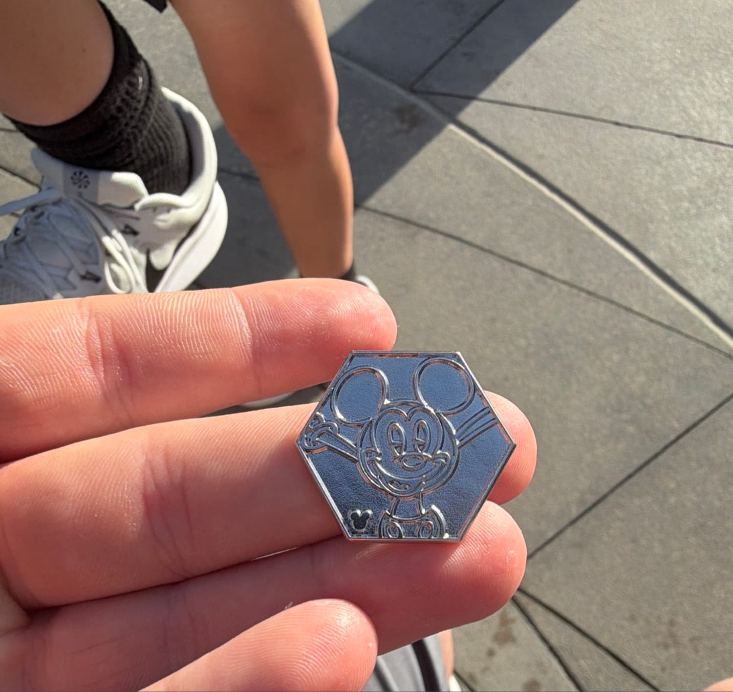 Hidden Mickey 2019 - Shapes - Mickey Hexagon Chaser front