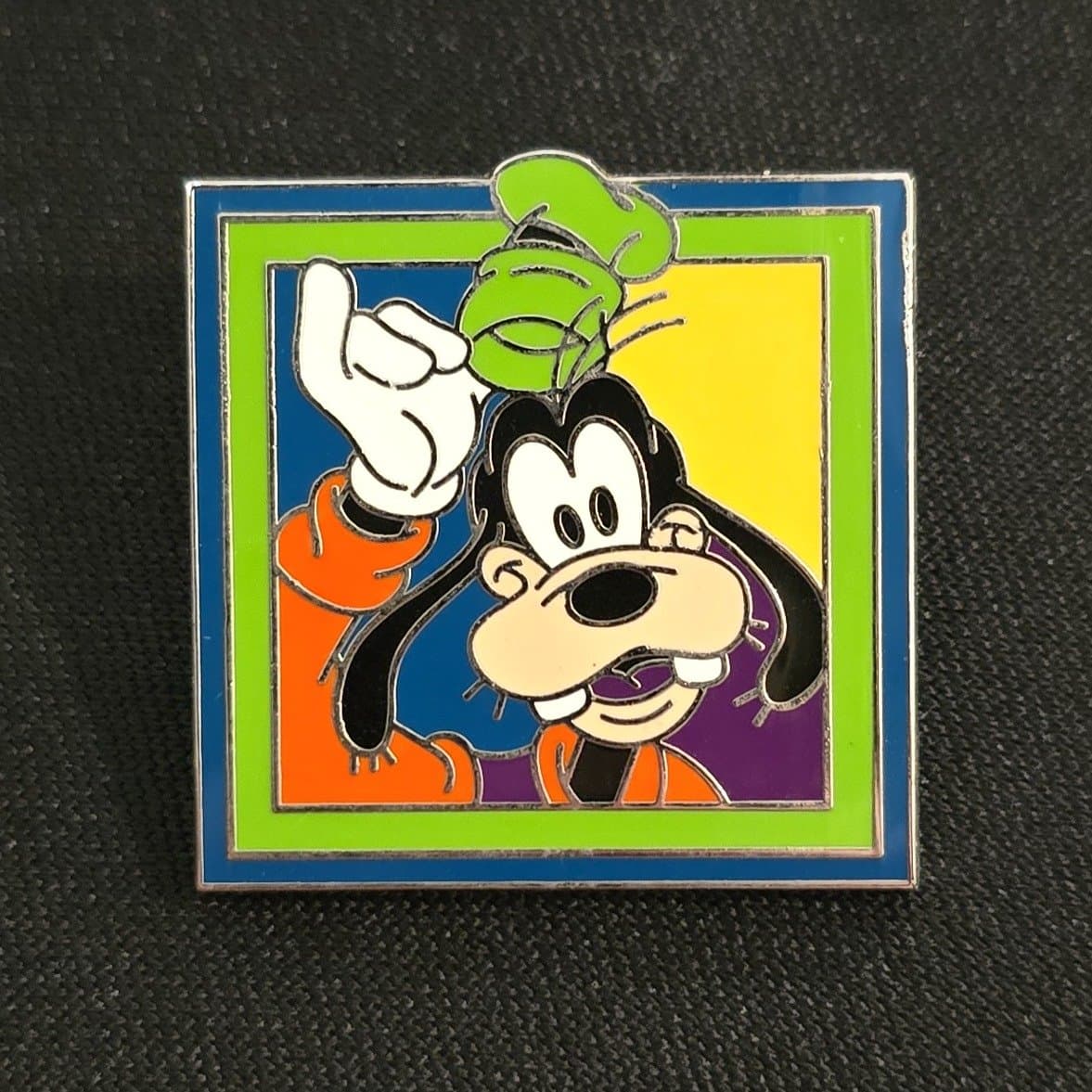 Goofy - Magical Mystery Pins Pouch - Series 1 front