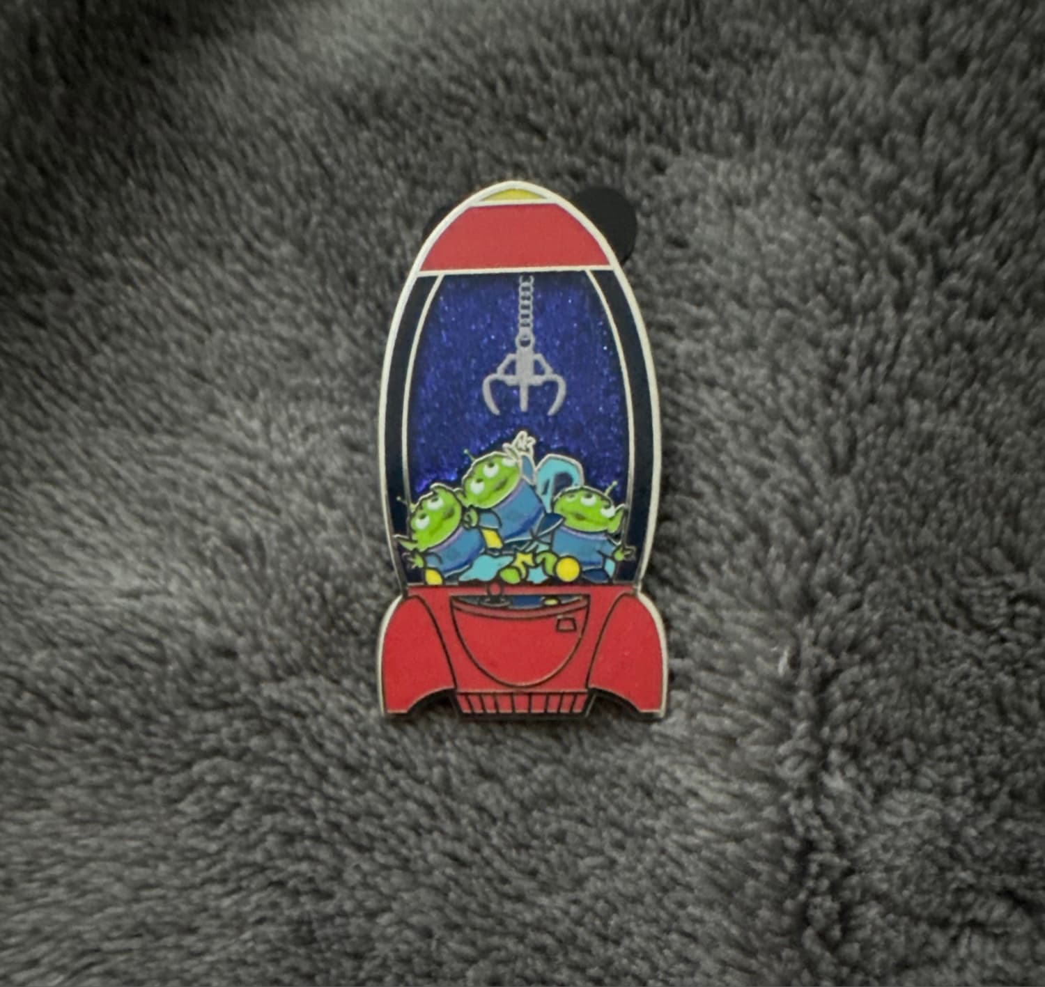 Toy Story 4 Aliens Claw Machine Mystery Pin front