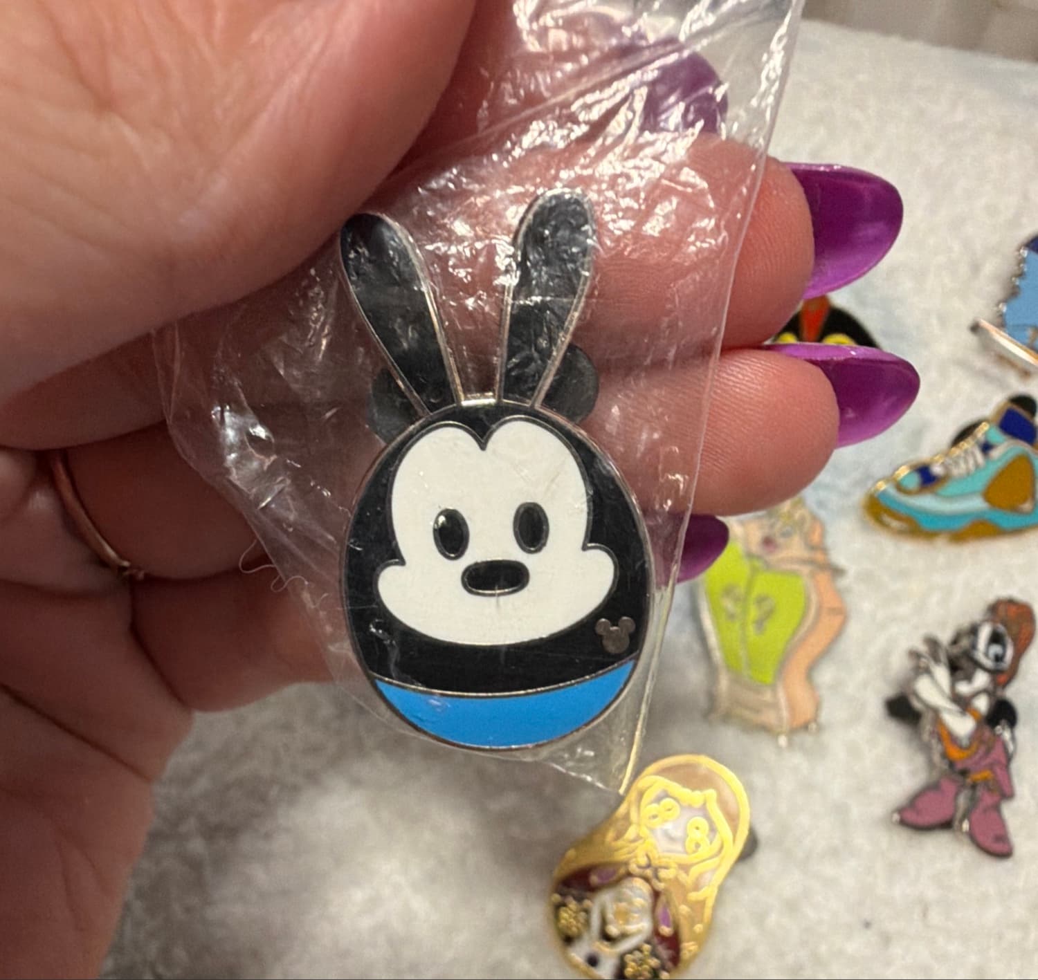 Oswald The Lucky Rabbit Egg Hidden Mickey Pin front