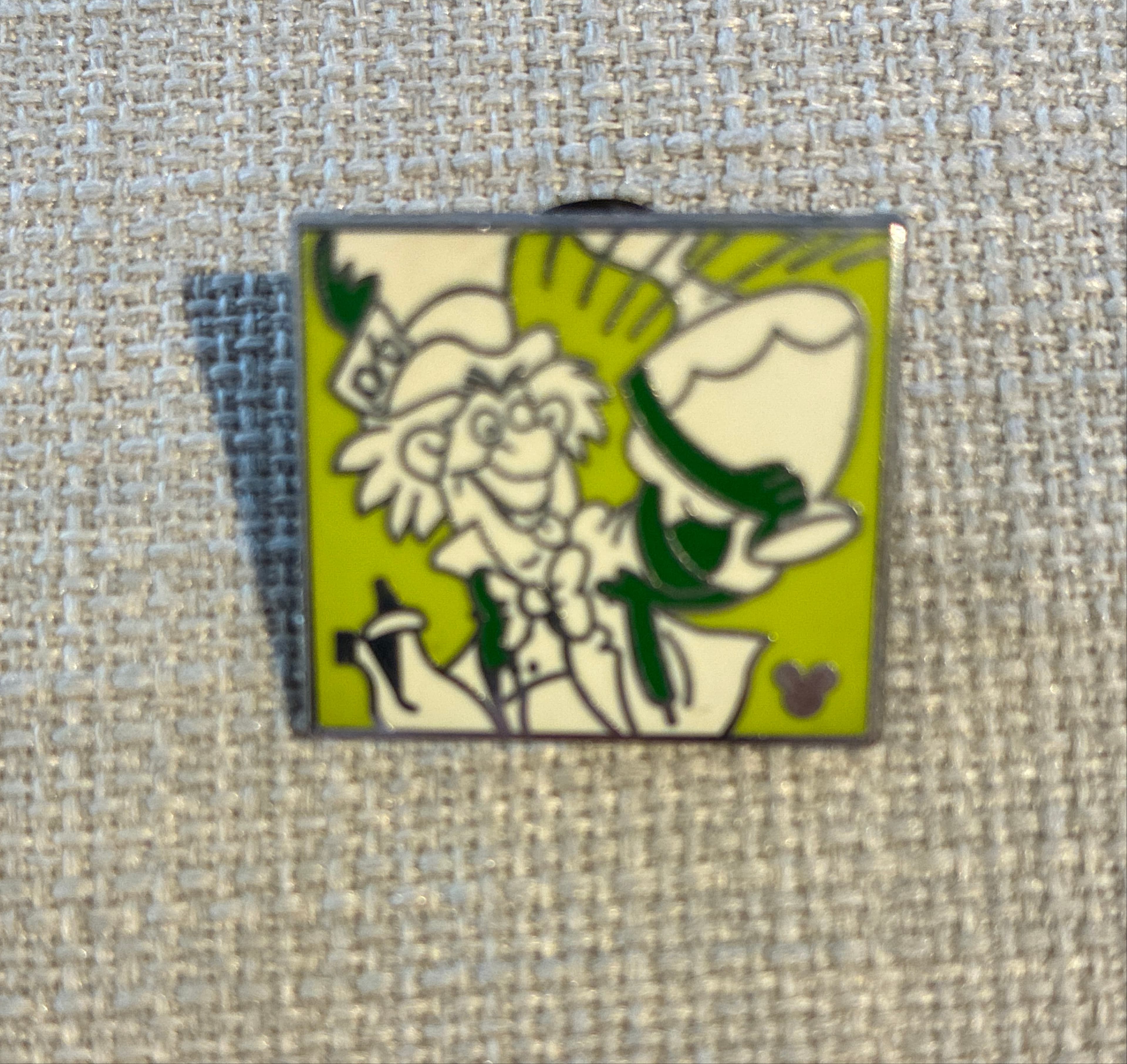 Mad Hatter Club CHASER - DLR Hidden Mickey Series 2013 Wave B: Alice in Wonderland Card Suits front