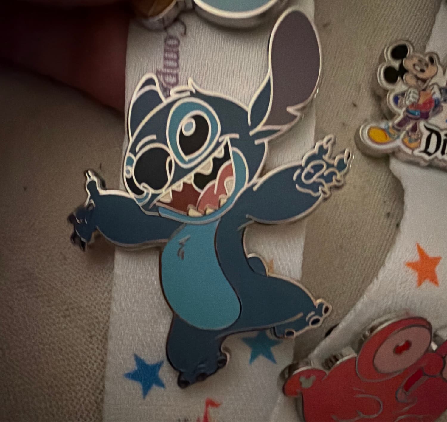 Stitch - Smiling with Arms Out front