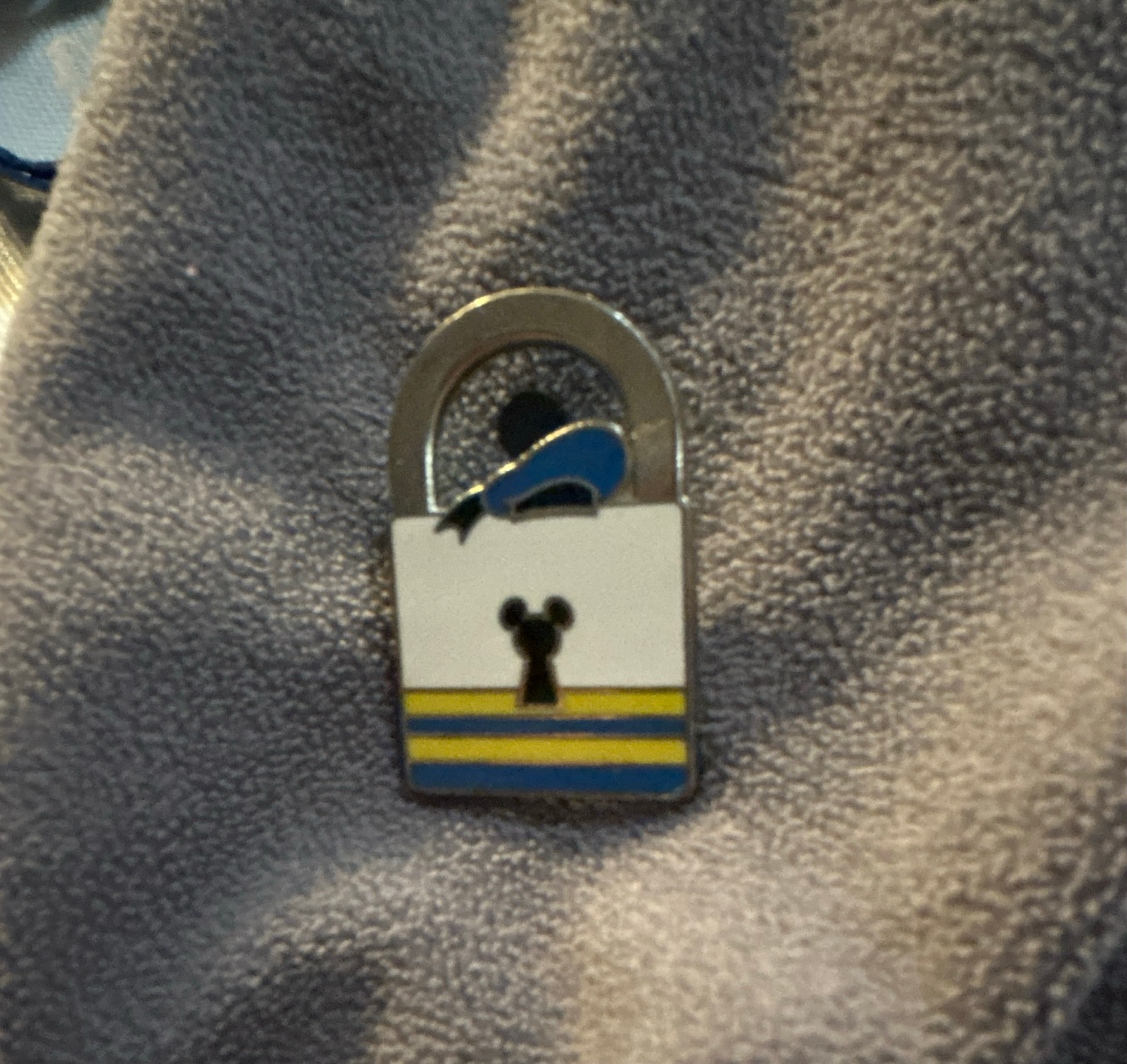Donald Duck Padlock with Mickey Mouse Keyhole front