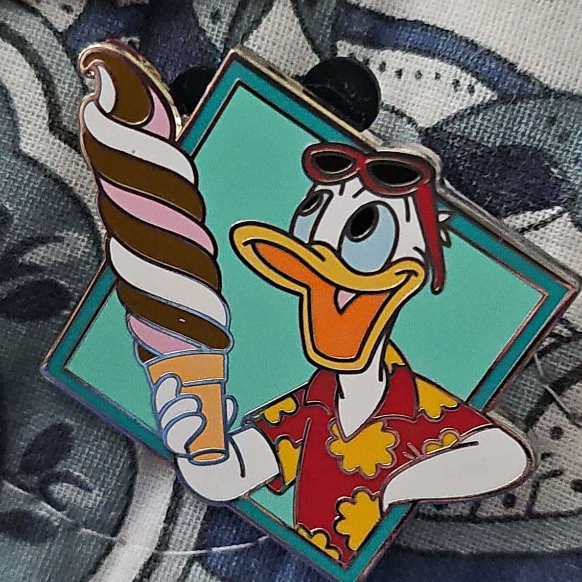 Donald Duck Soft Serve Ice Cream - Disney Cruise Line Mystery Pin front