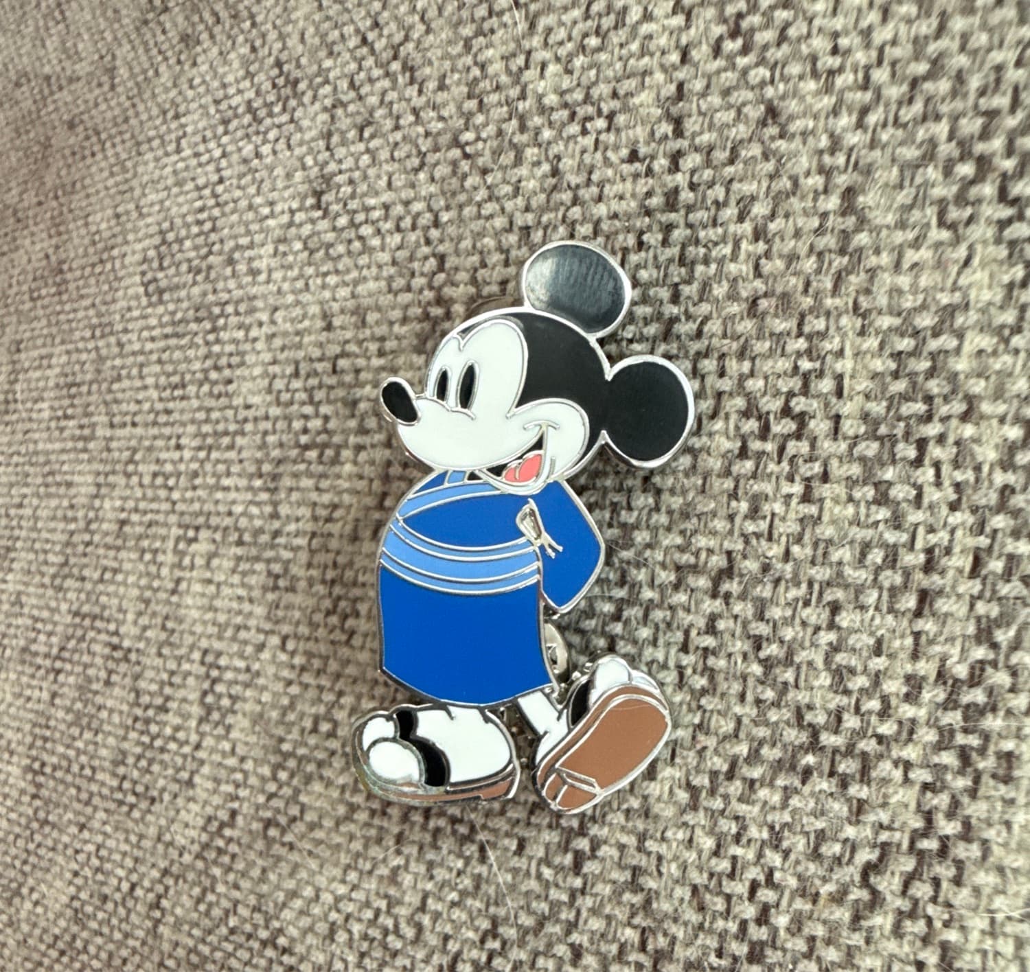 Mickey Mouse Japan Epcot World Showcase Pin front