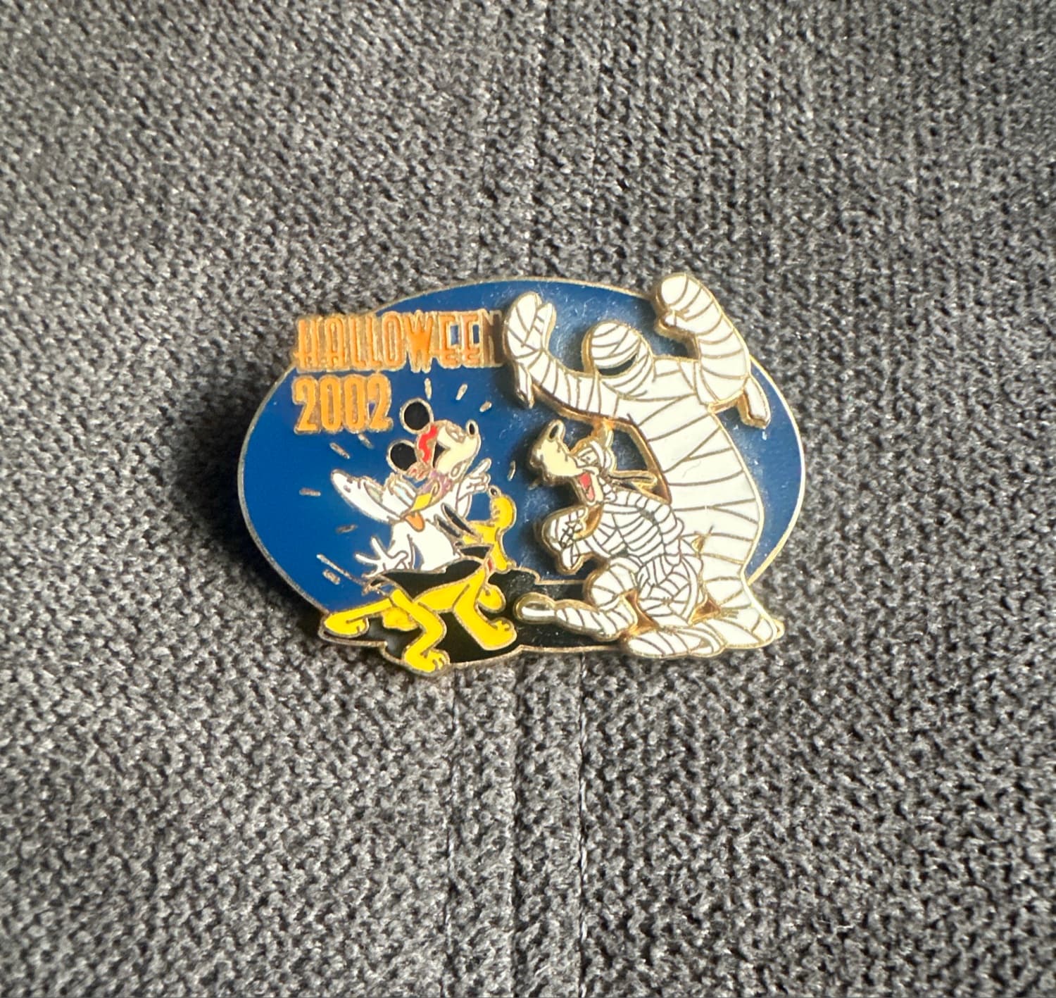 Mickey & Friends Halloween 2002 3D Pin front