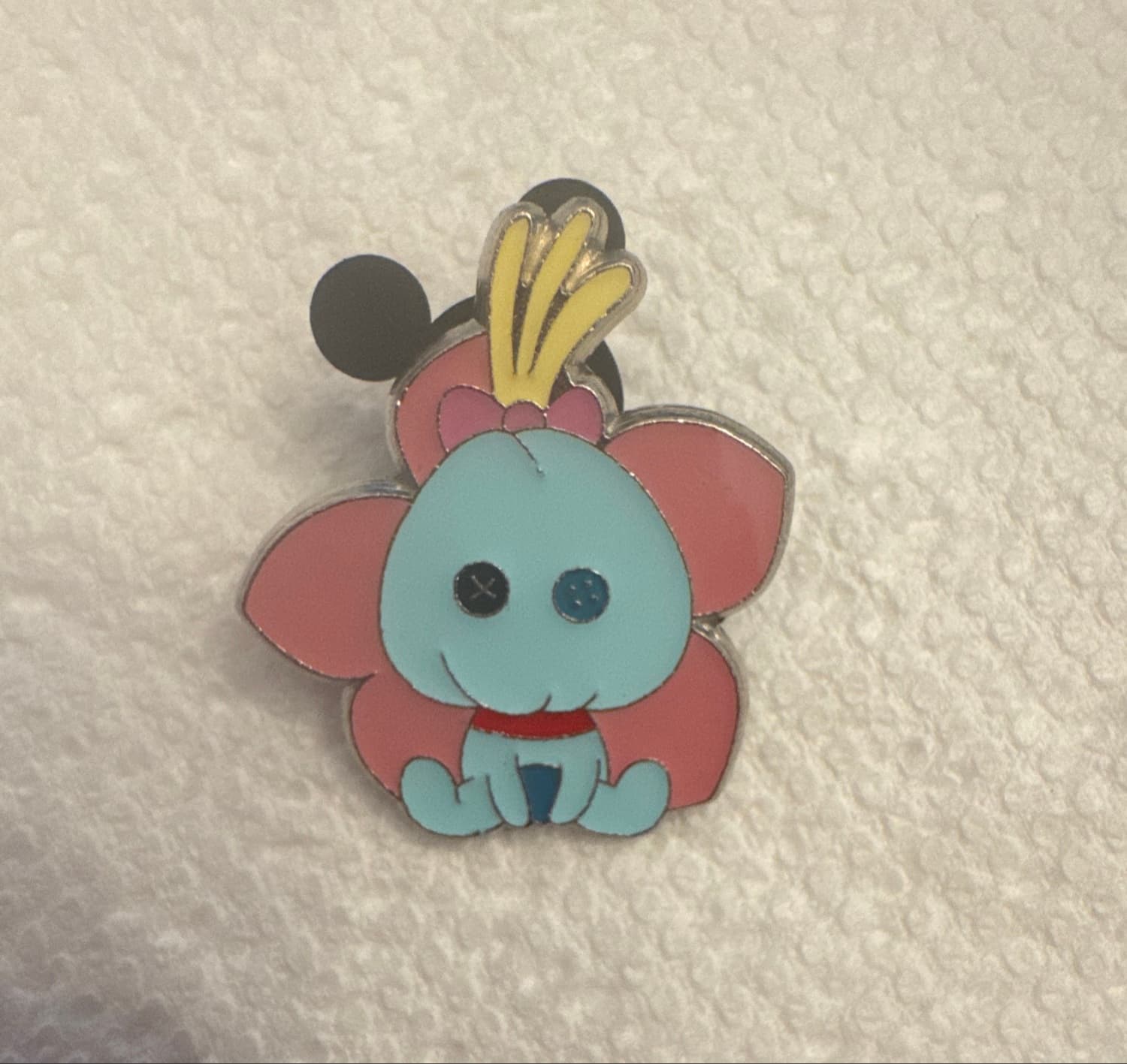 Scrump with Pink Flower Pin front