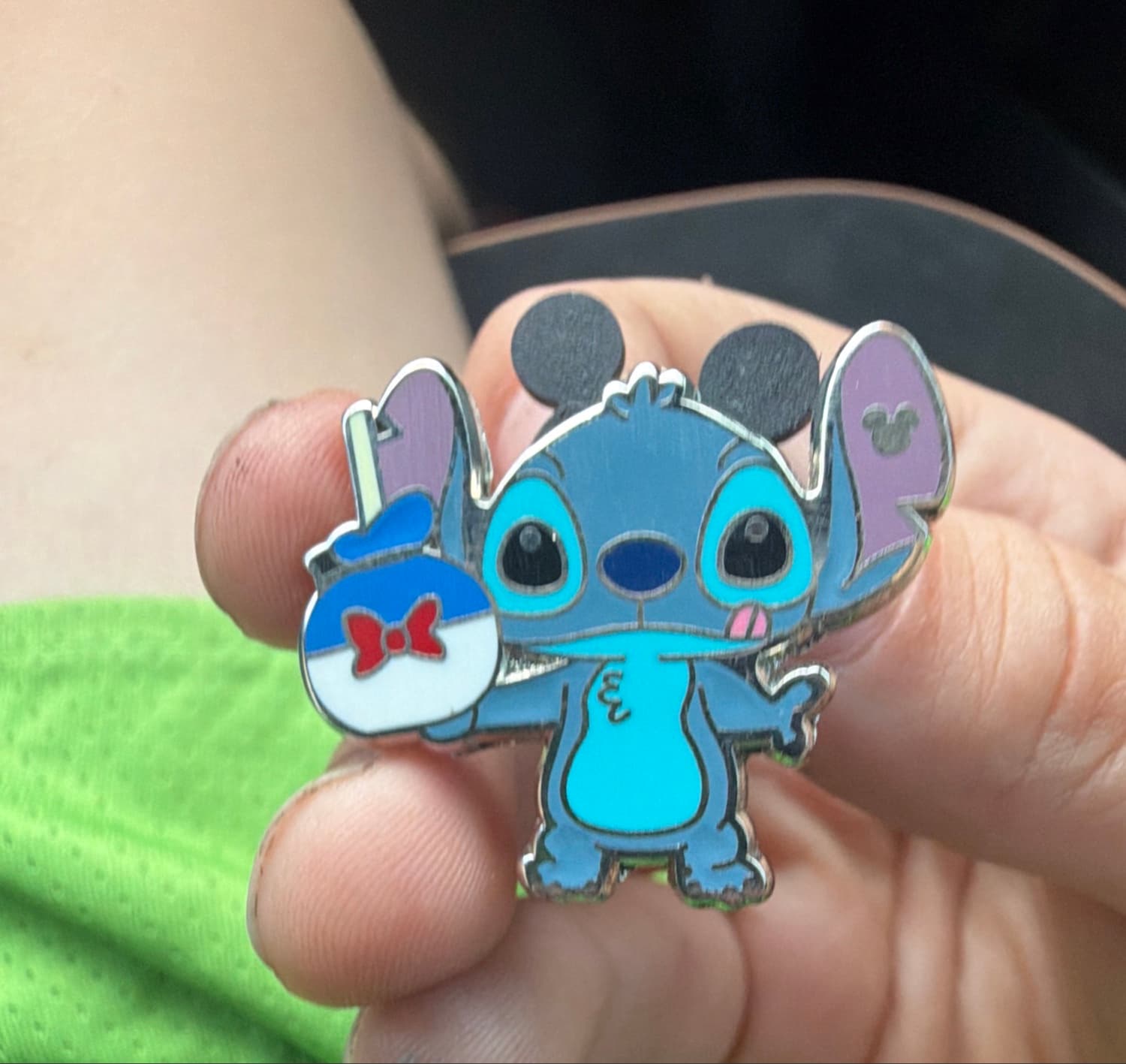 Stitch - Donald Apple front