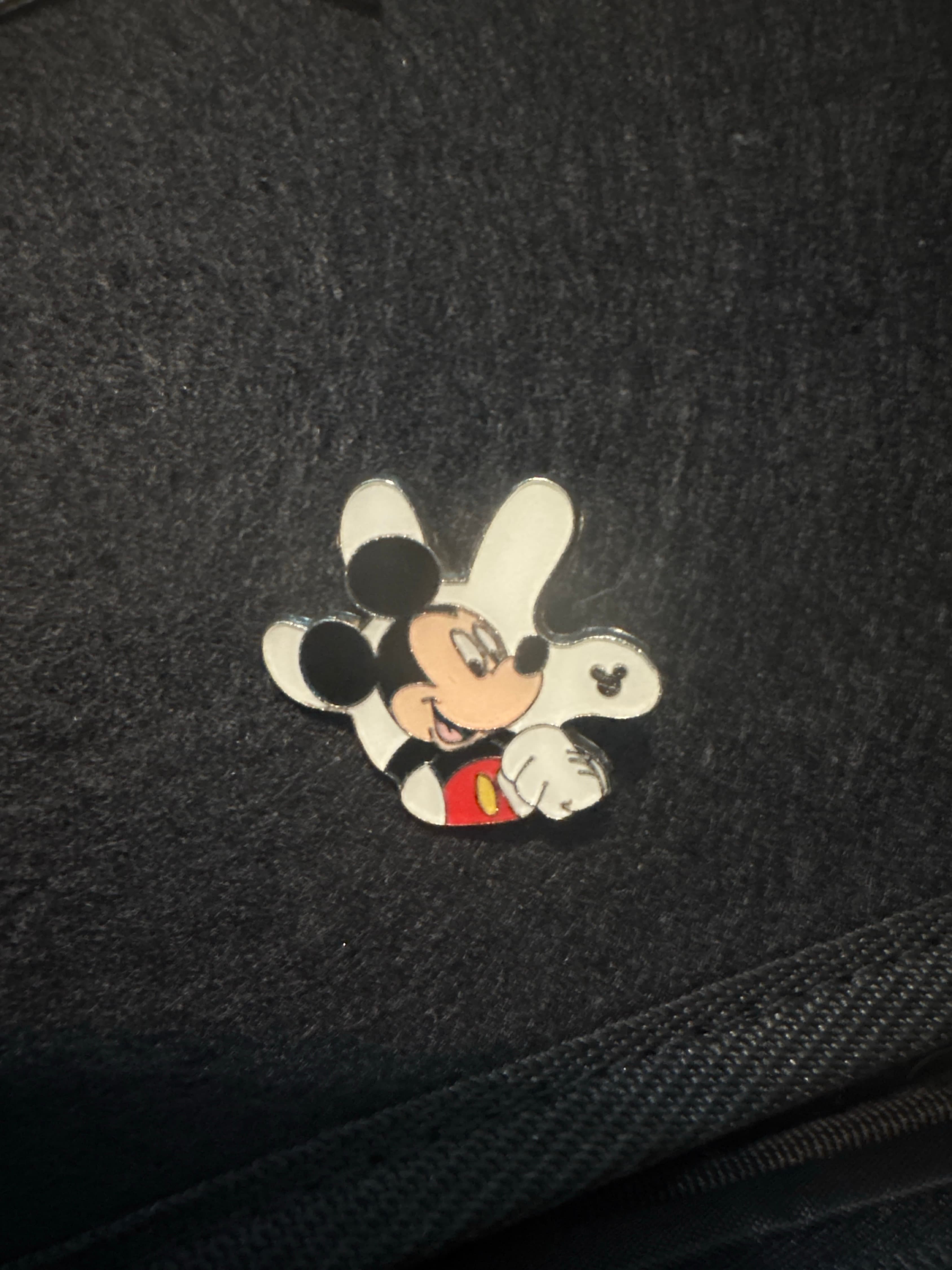 Mickey Mouse - Hidden Mickey 2013 Wave B: White Glove Silhouettes front