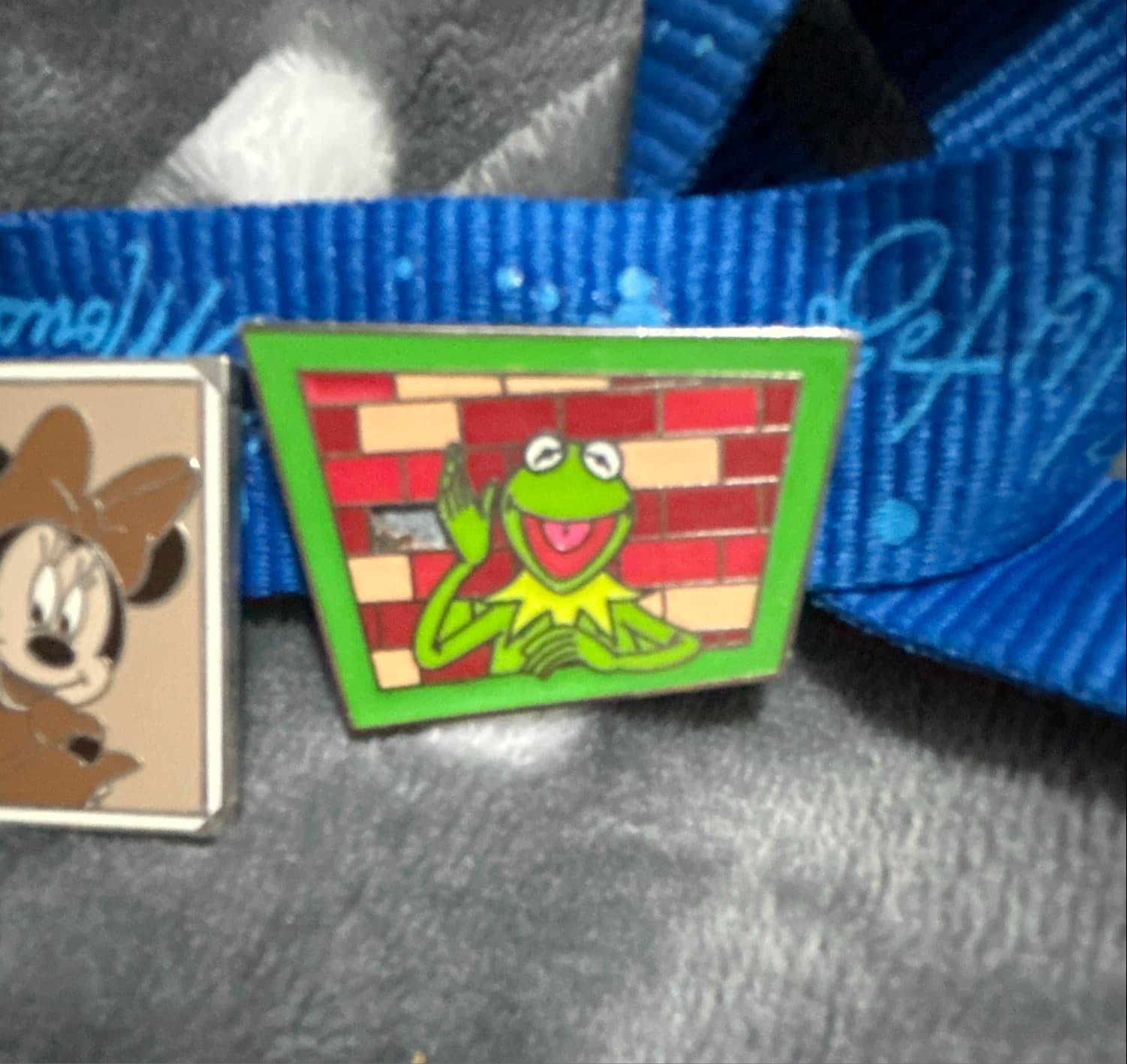 The Muppets Brick Wall Mystery Collection - Kermit front
