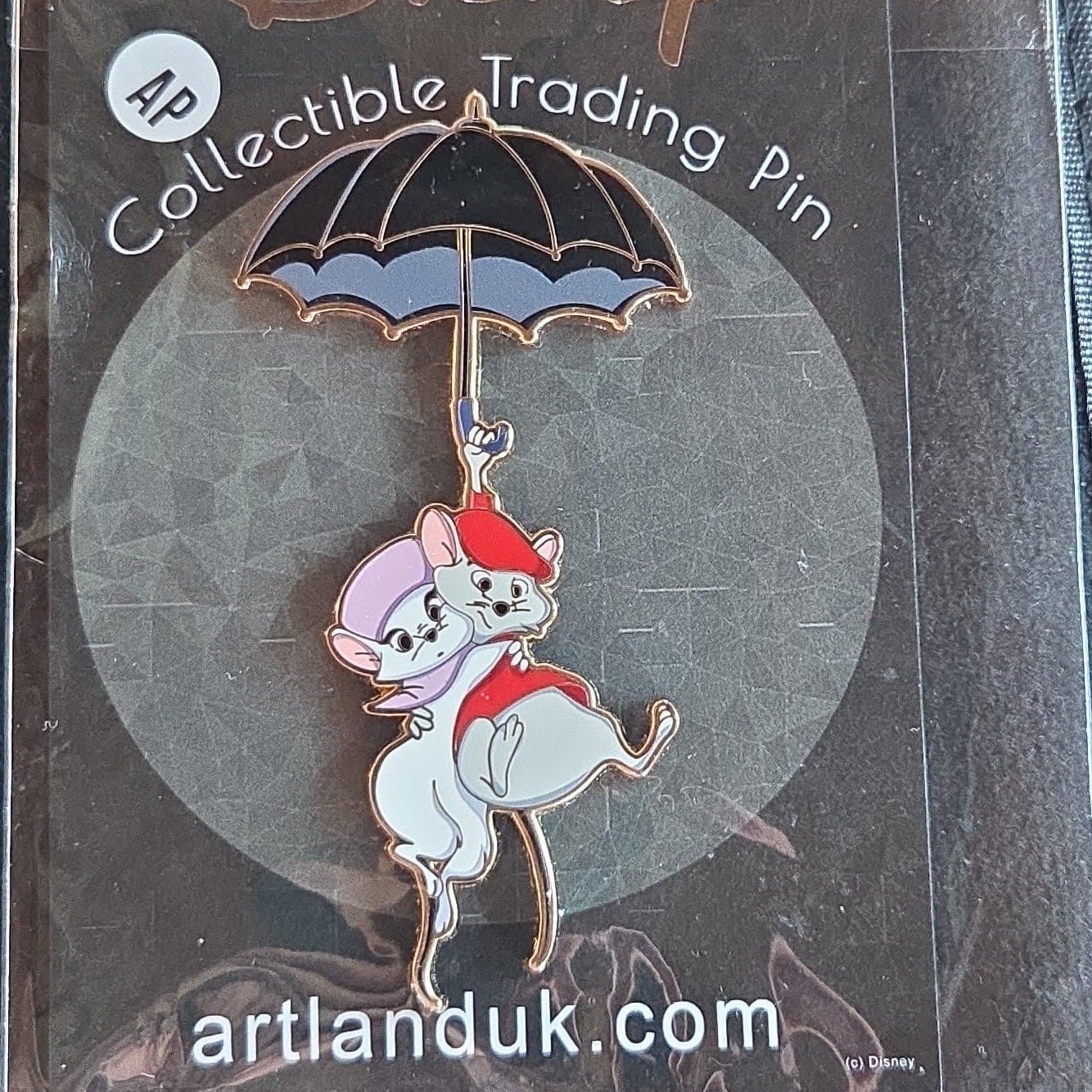 Artland Bernard and Bianca holding Umbrella Rescuers front