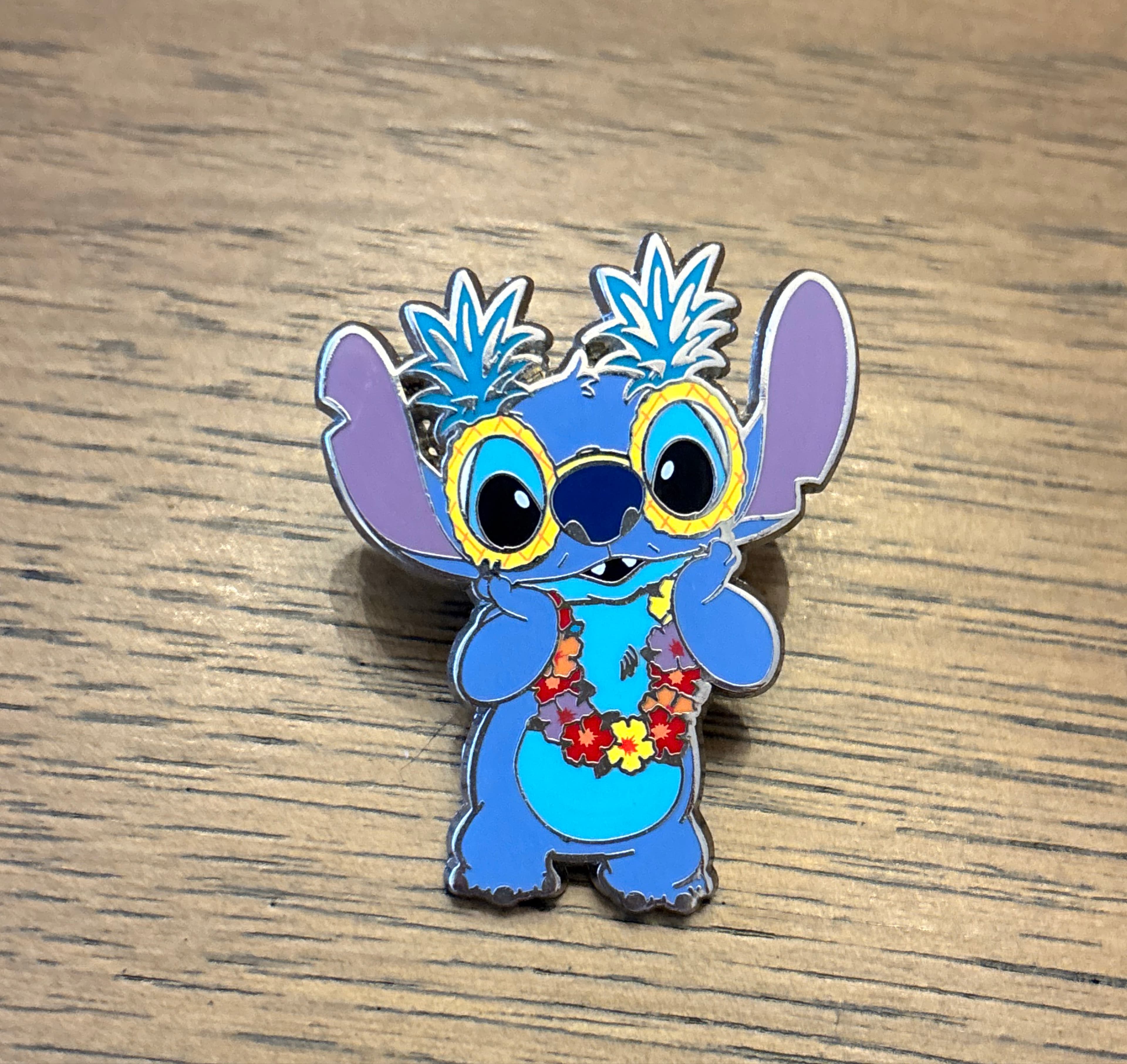 Stitch with Pineapple Glasses and Lei - Lilo & Stitch front