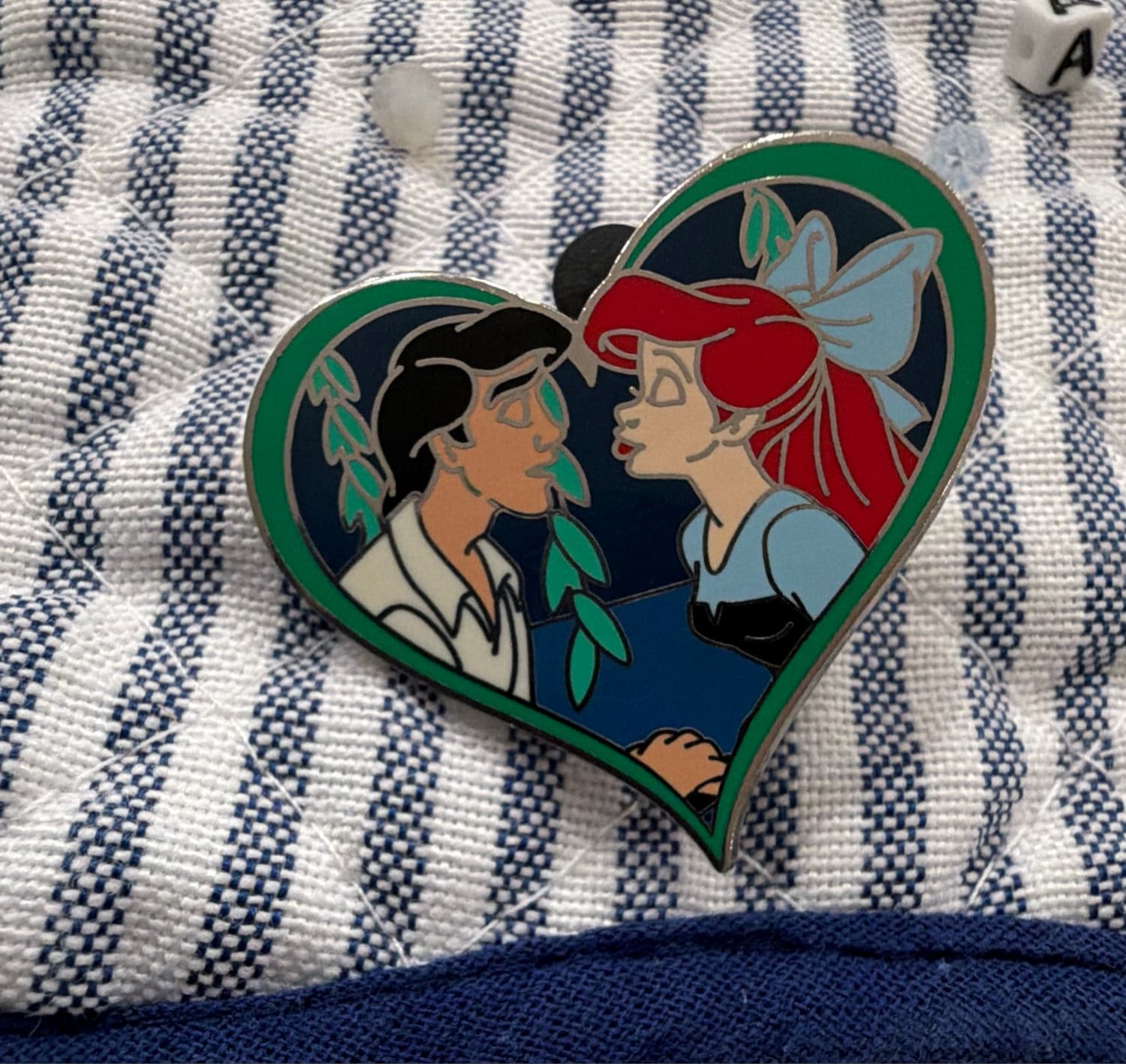 The Little Mermaid - Eric and Ariel Kiss the Girl Heart Pin front
