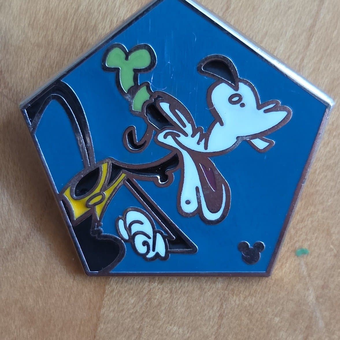 Goofy Pentagon Shapes Hidden Mickey Pin 2019 front