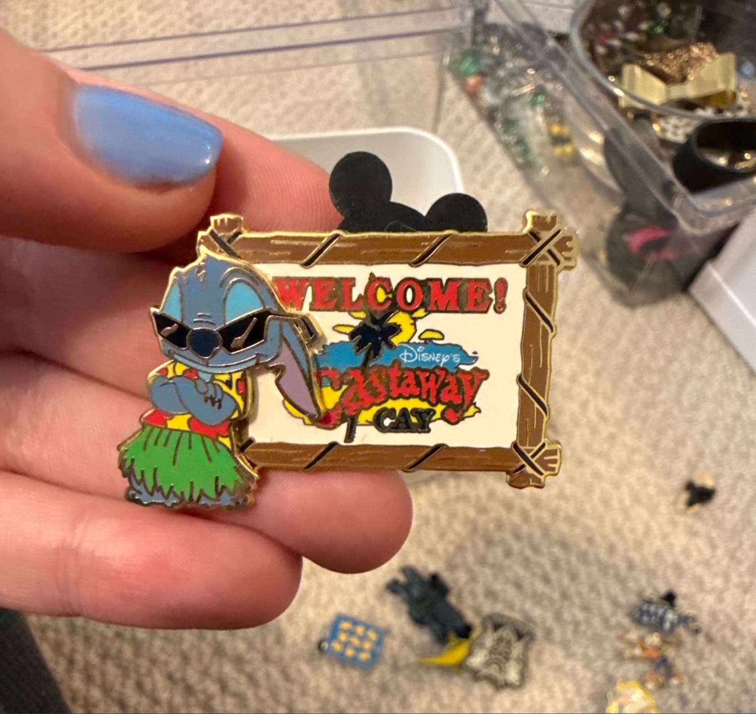 Disney DCL Stitch Welcome! Castaway Cay Island Sign Pin front