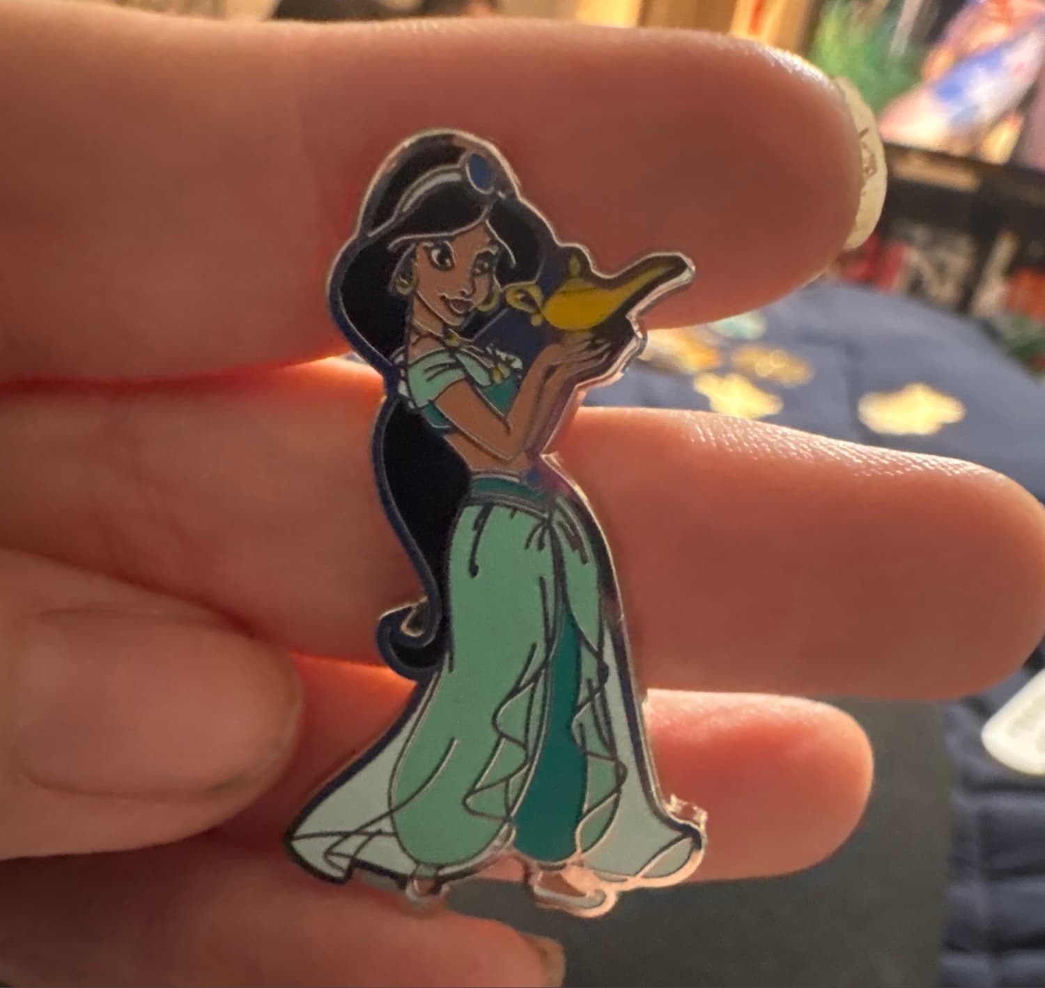 Princess Jasmine Holding Genie Lamp front