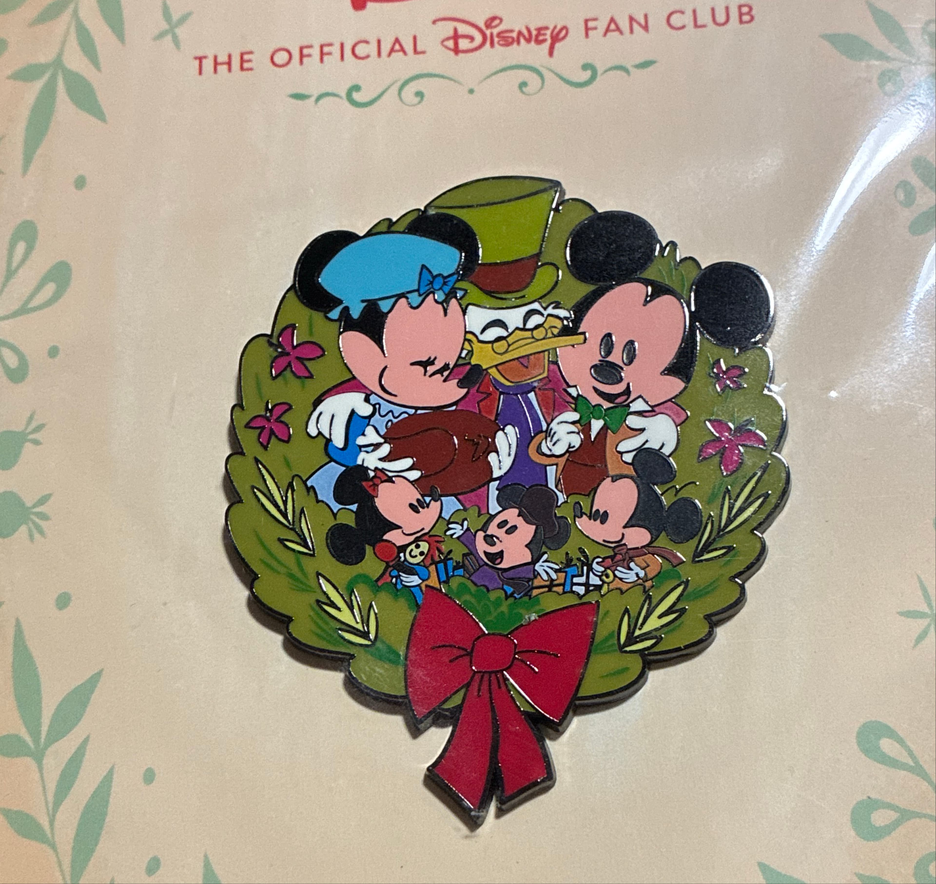 D23 Mickey's Christmas Carol Wreath Jumbo Pin front