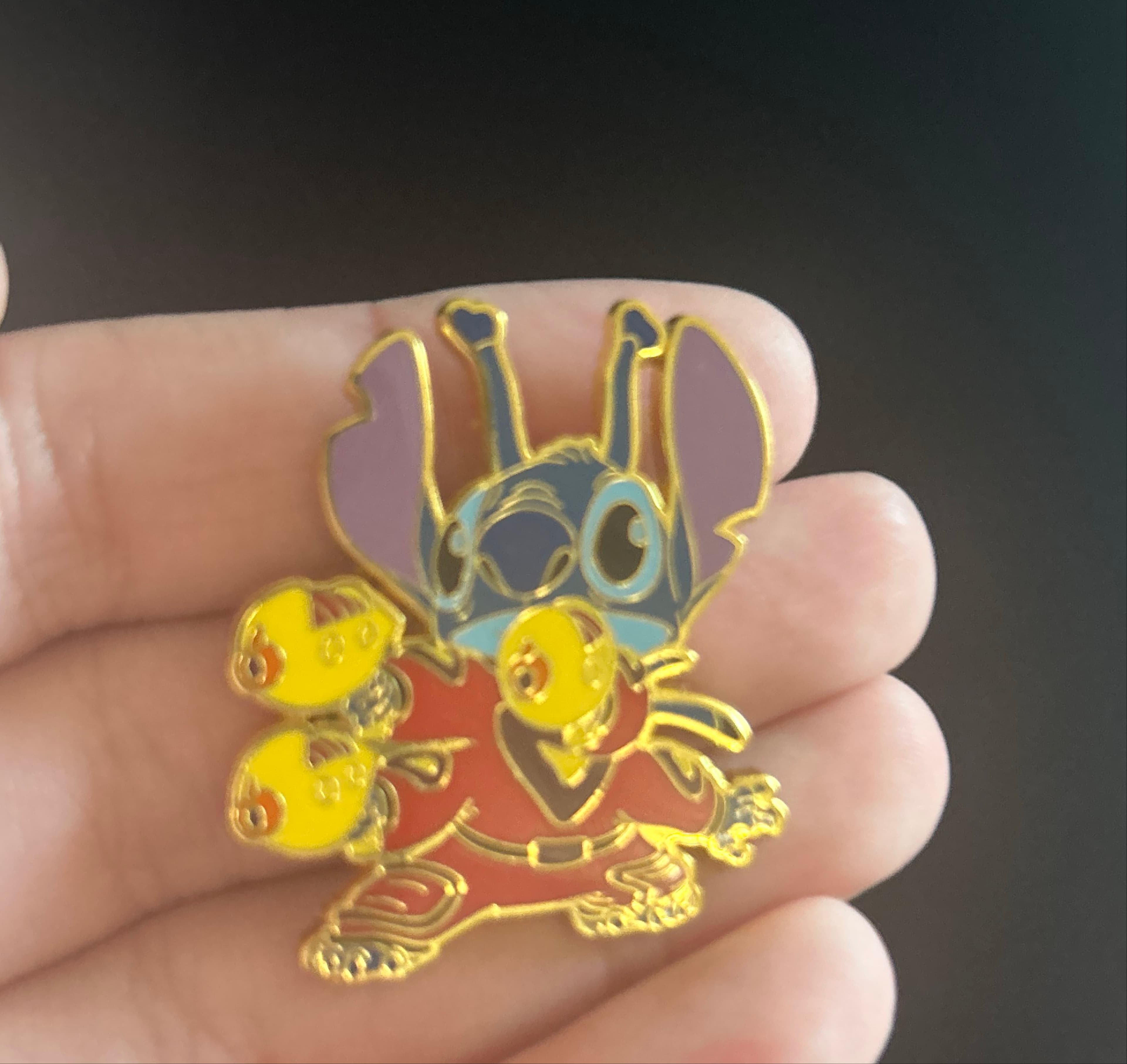 Alien Stitch with Blasters - Lilo & Stitch front