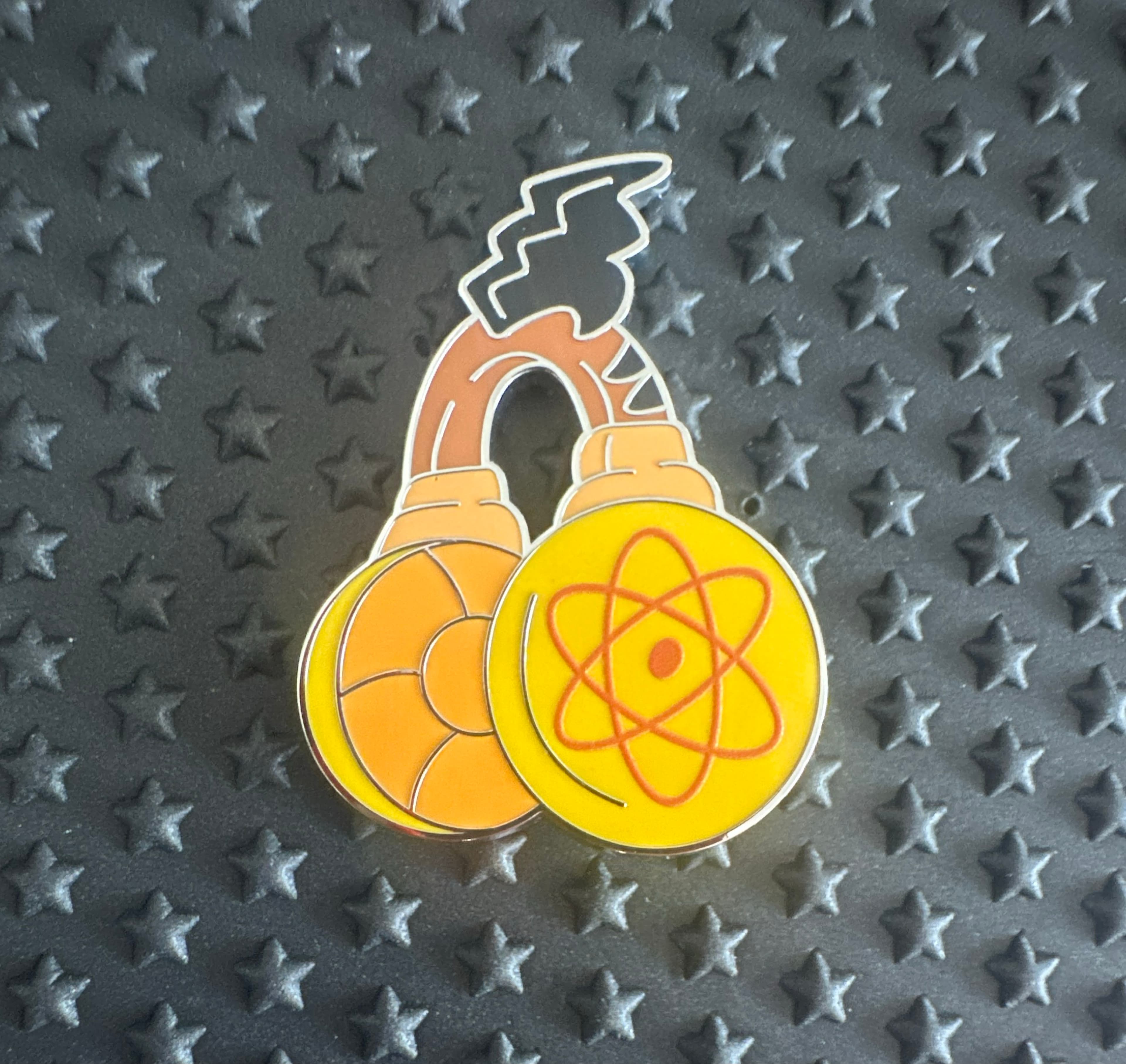 Powerline Max Headphone Pin front