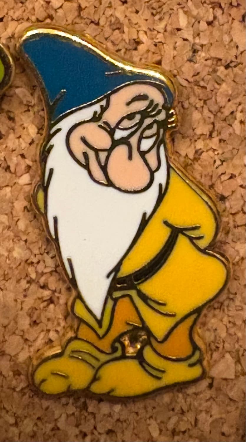 Disney VTG Cast 50th Anniversary Bashful Standing Snow White & Seven Dwarfs Pin front