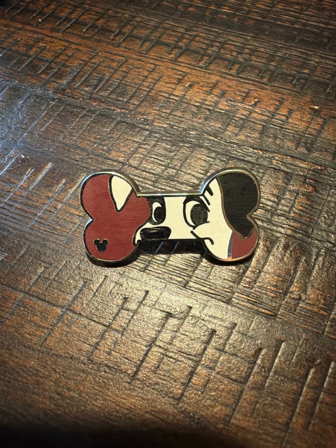 Hidden Mickey 2017 WDW - Dog Bones - Lucky front