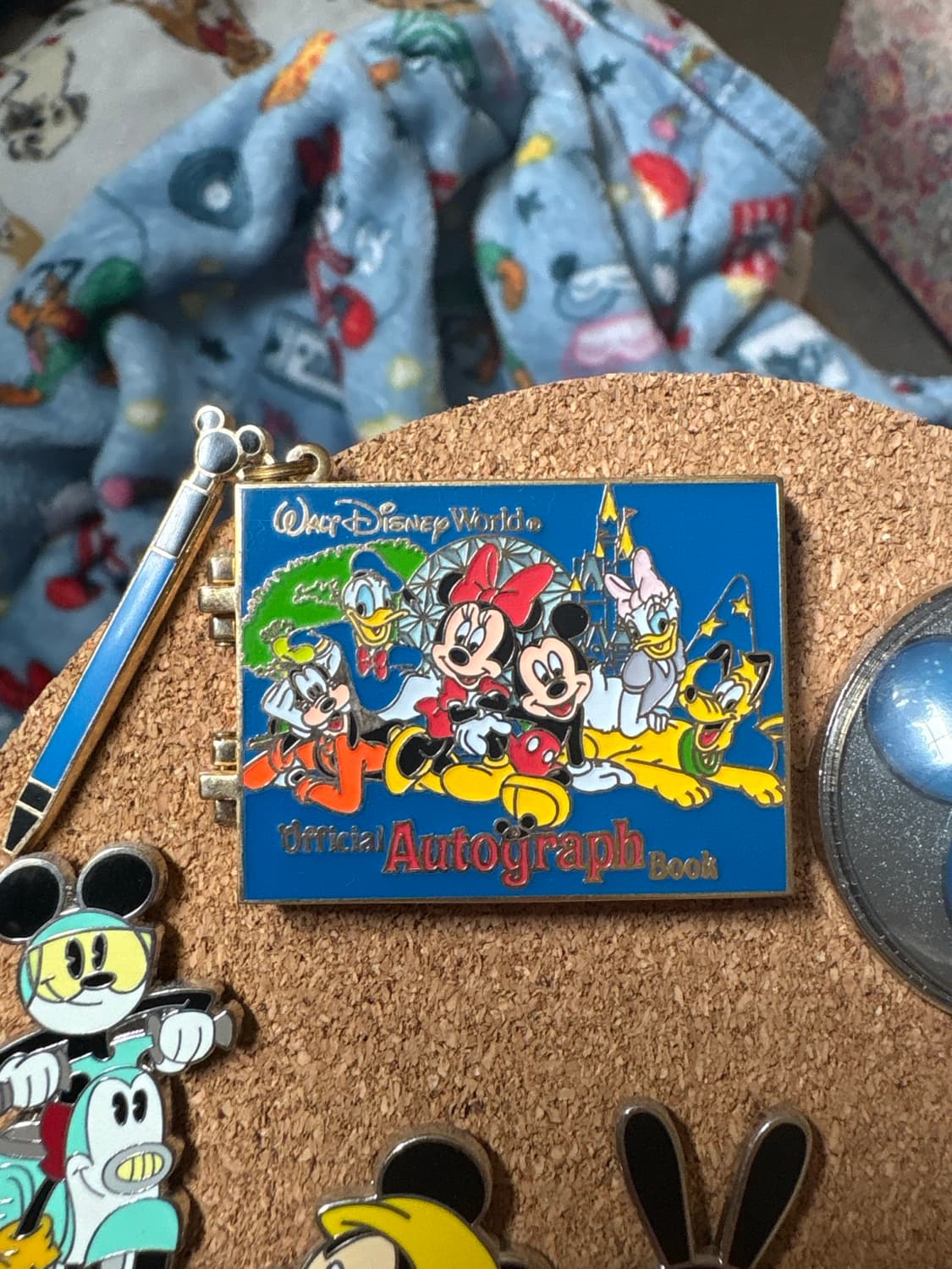 WDW - Walt Disney World - Official Autograph Book with Pen front