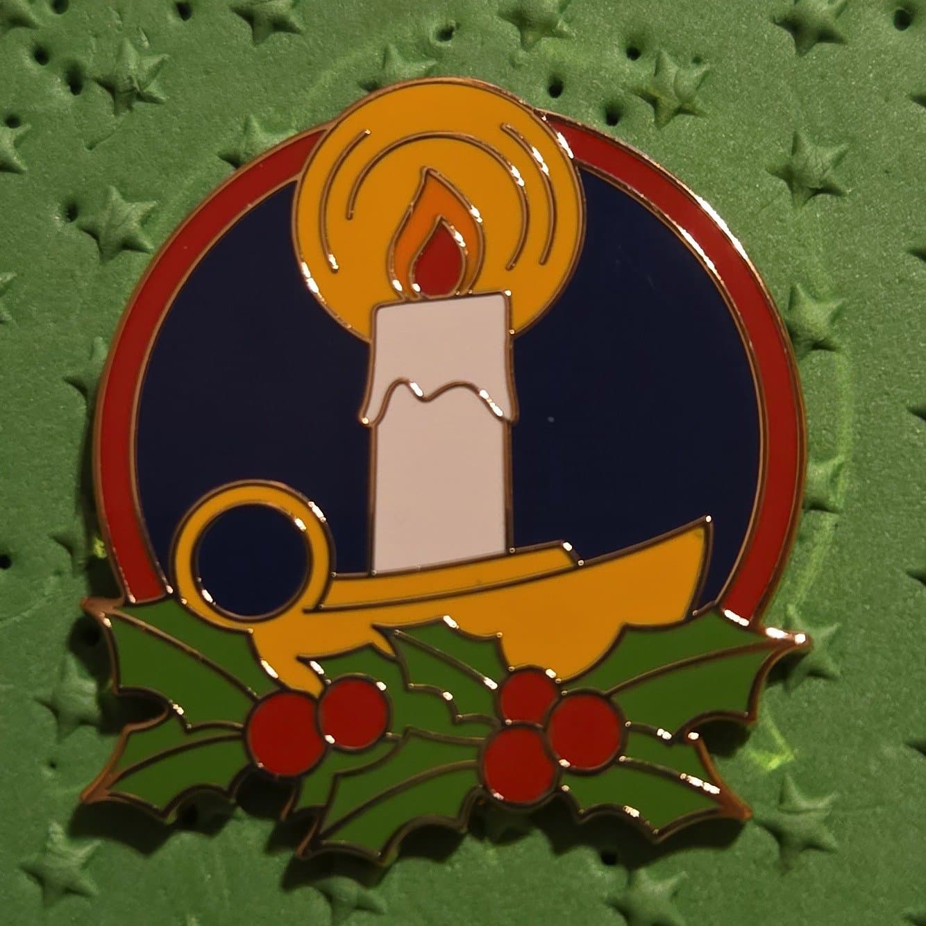 It's A Small World Holiday Limited Release 25 Years Of Pin Trading Candle front