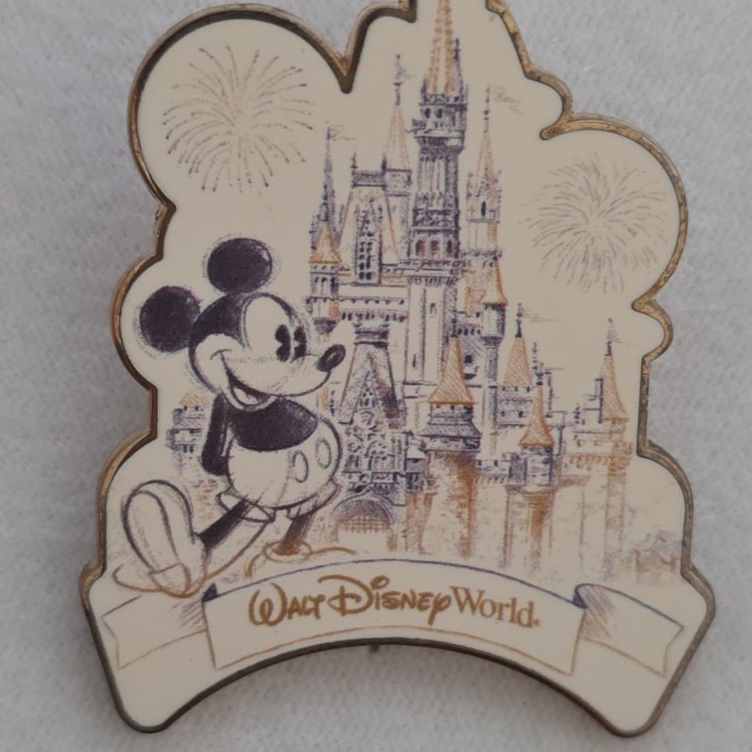 2019 Disney Mickey Mouse Cinderella Castle Pin Walt Disney World front