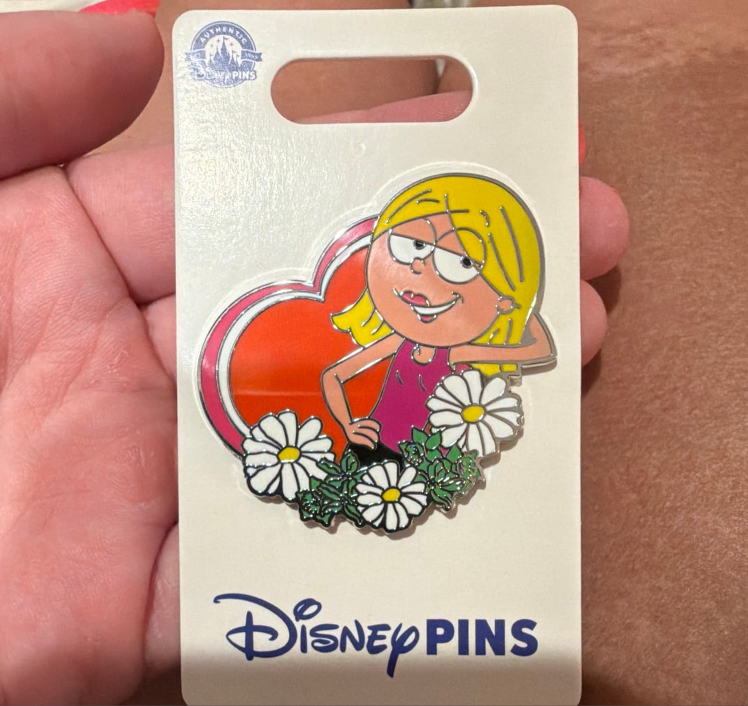 Lizzie McGuire - Red Heart and White Flowers Disney Pin front