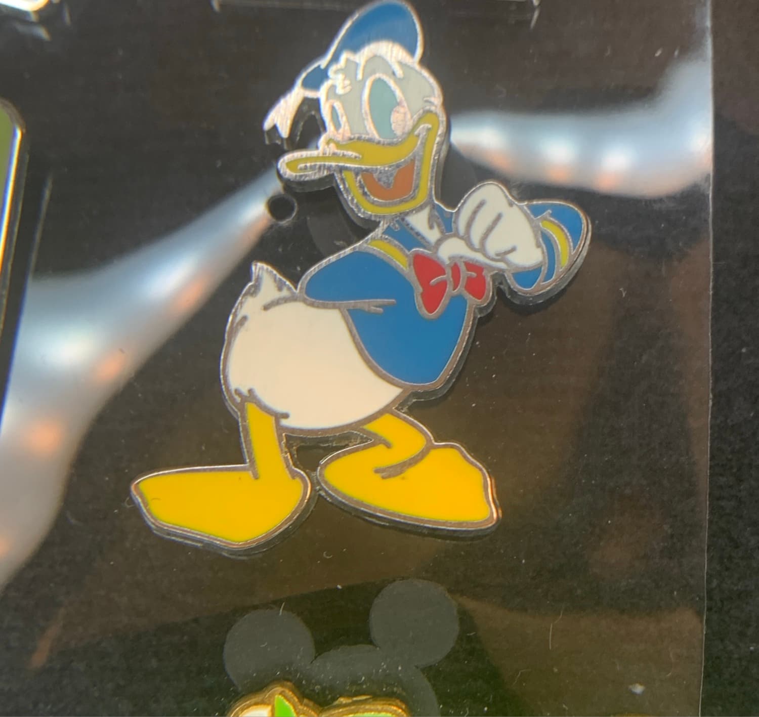 Donald Duck - Red Bow Tie front