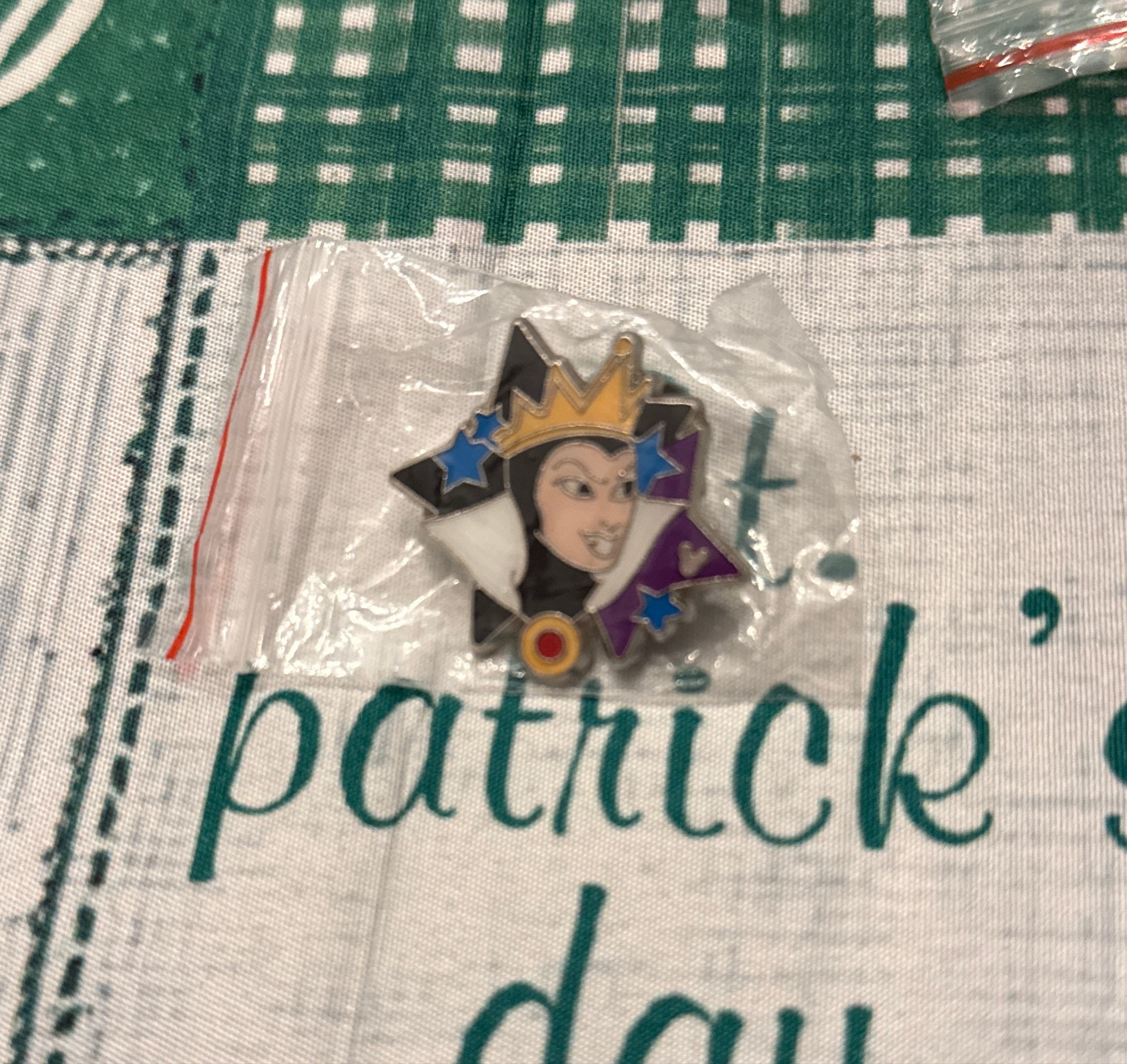 Evil Queen - 2012 Star Characters Hidden Mickey front