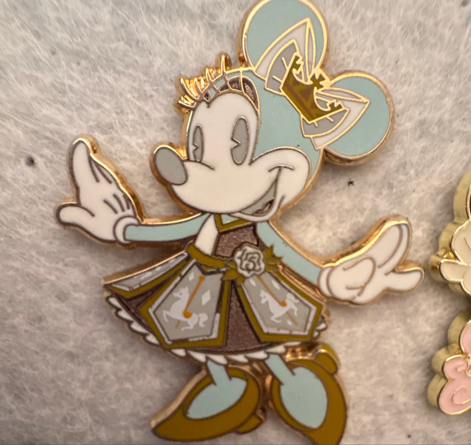 Minnie Mouse The Main Attraction - King Arthur Carrousel - Minnie Mouse front