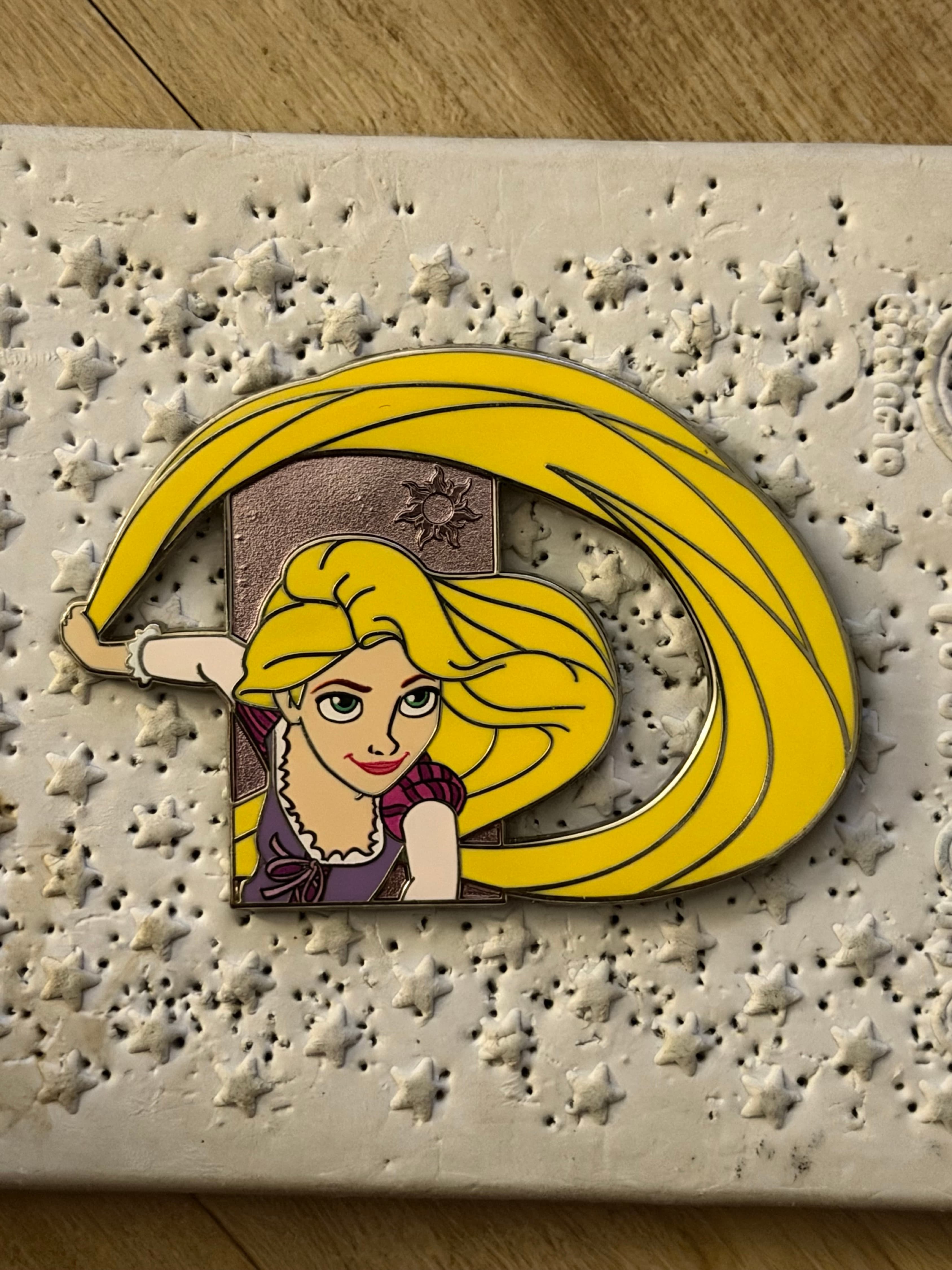 WDW Tangled Rapunzel Princess Mystery Blind Pin front
