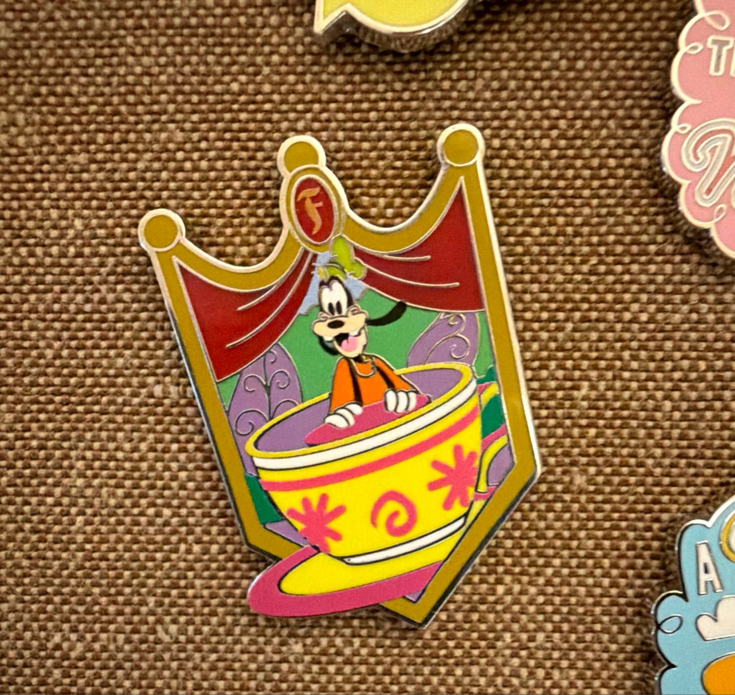 Goofy - Mad Tea Party - Fantasyland Mystery Set 2024 front
