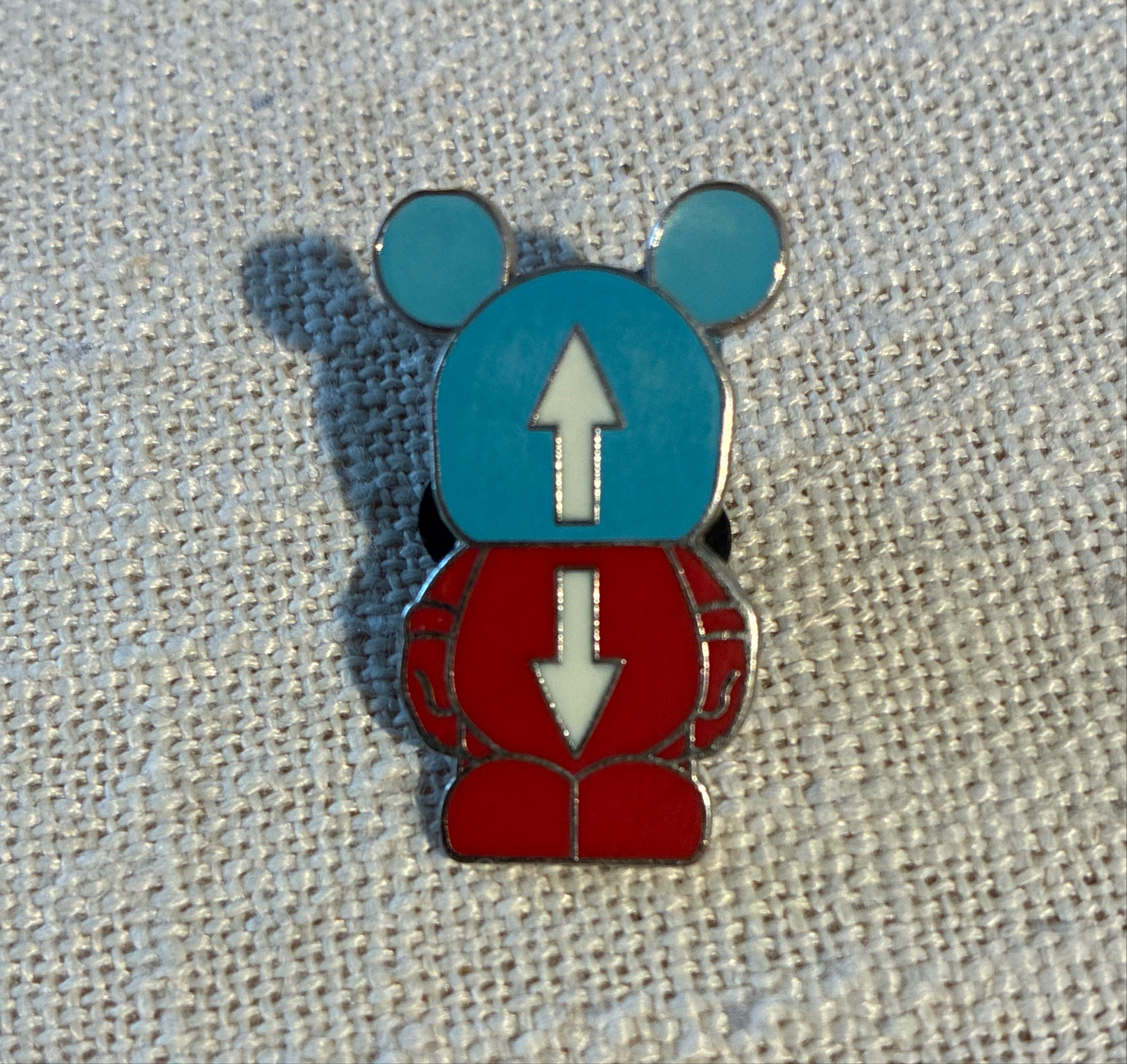 Vinylmation Jr. #5 This and That - Up and Down Pin front