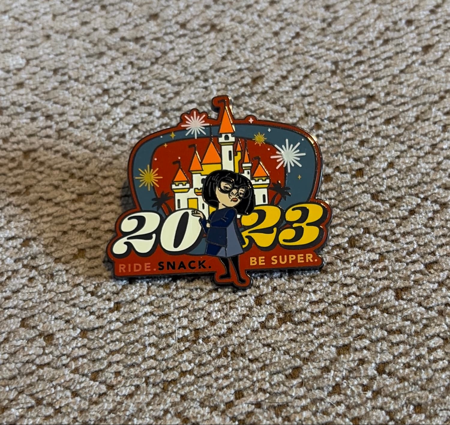 Edna Mode The Incredibles 2023 Ride Snack Be Super Pin front
