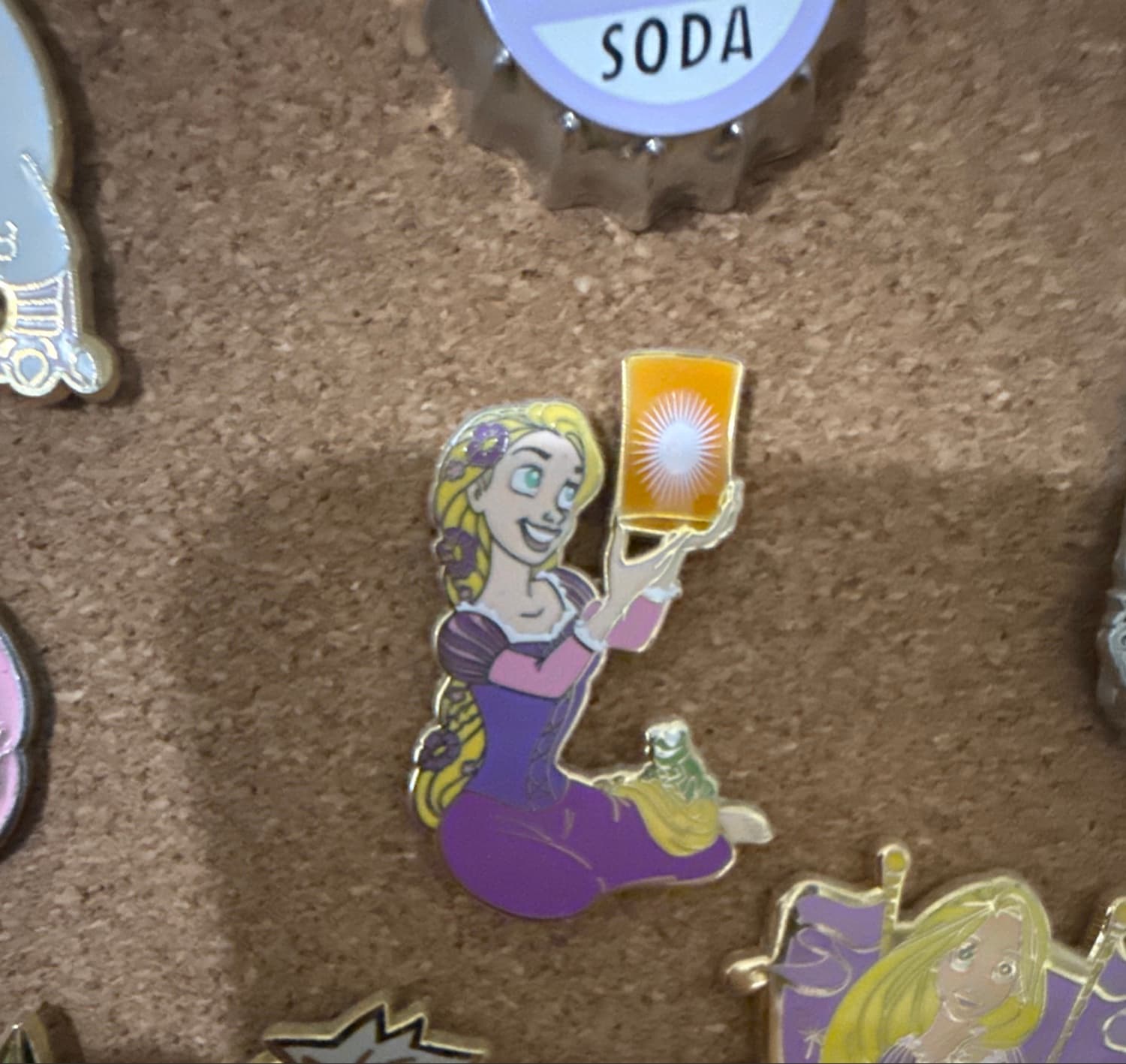 Funko Pop! Disney Ultimate Princess Rapunzel with Pin front