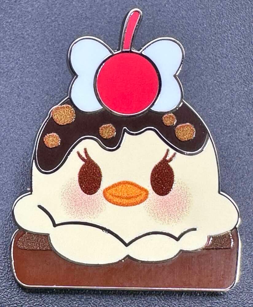 Daisy Duck Brownie Sundae - Munchlings Mystery Collection (Series 4) front