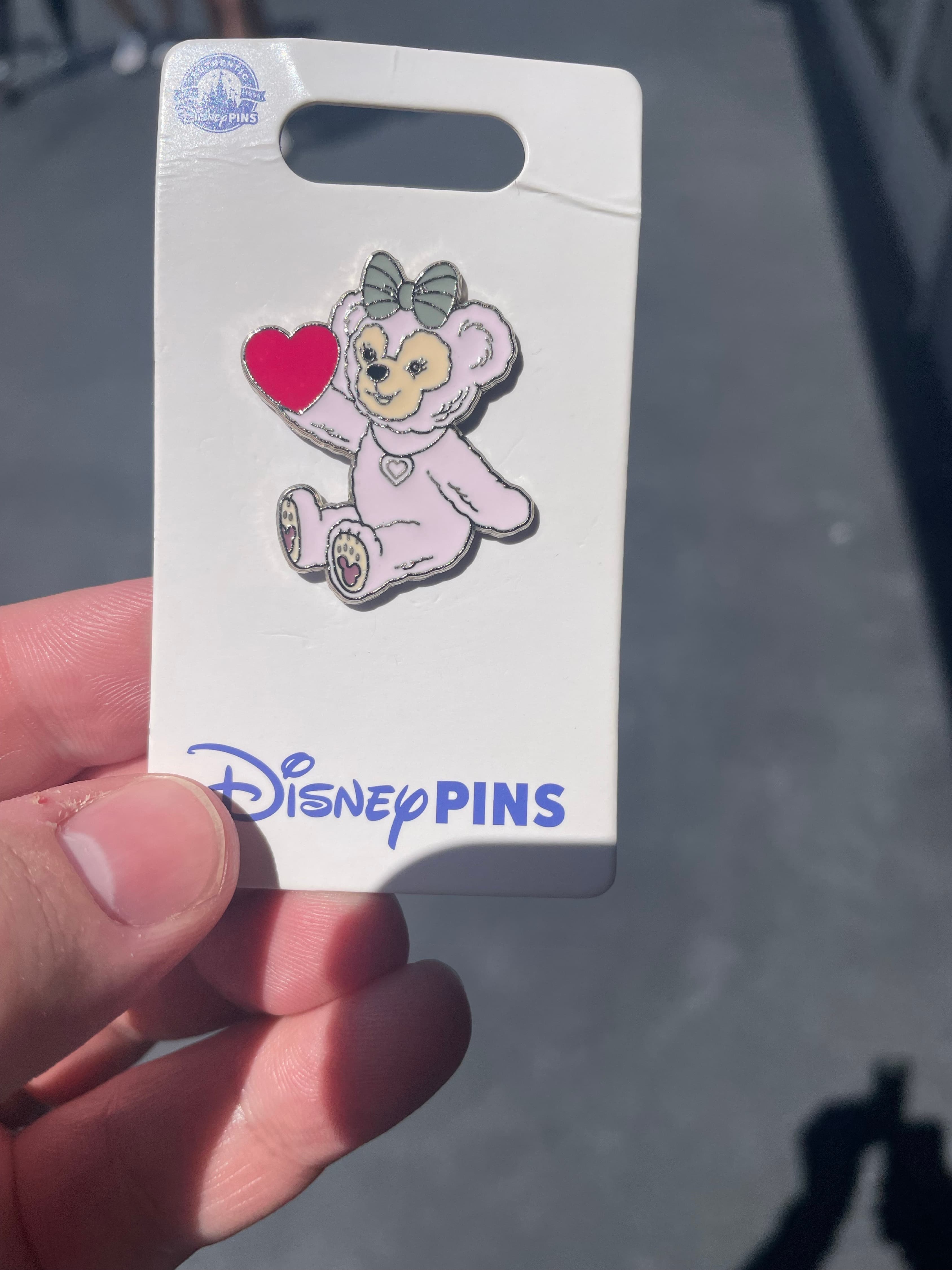 ShellieMay Sitting Holding Heart (only) front