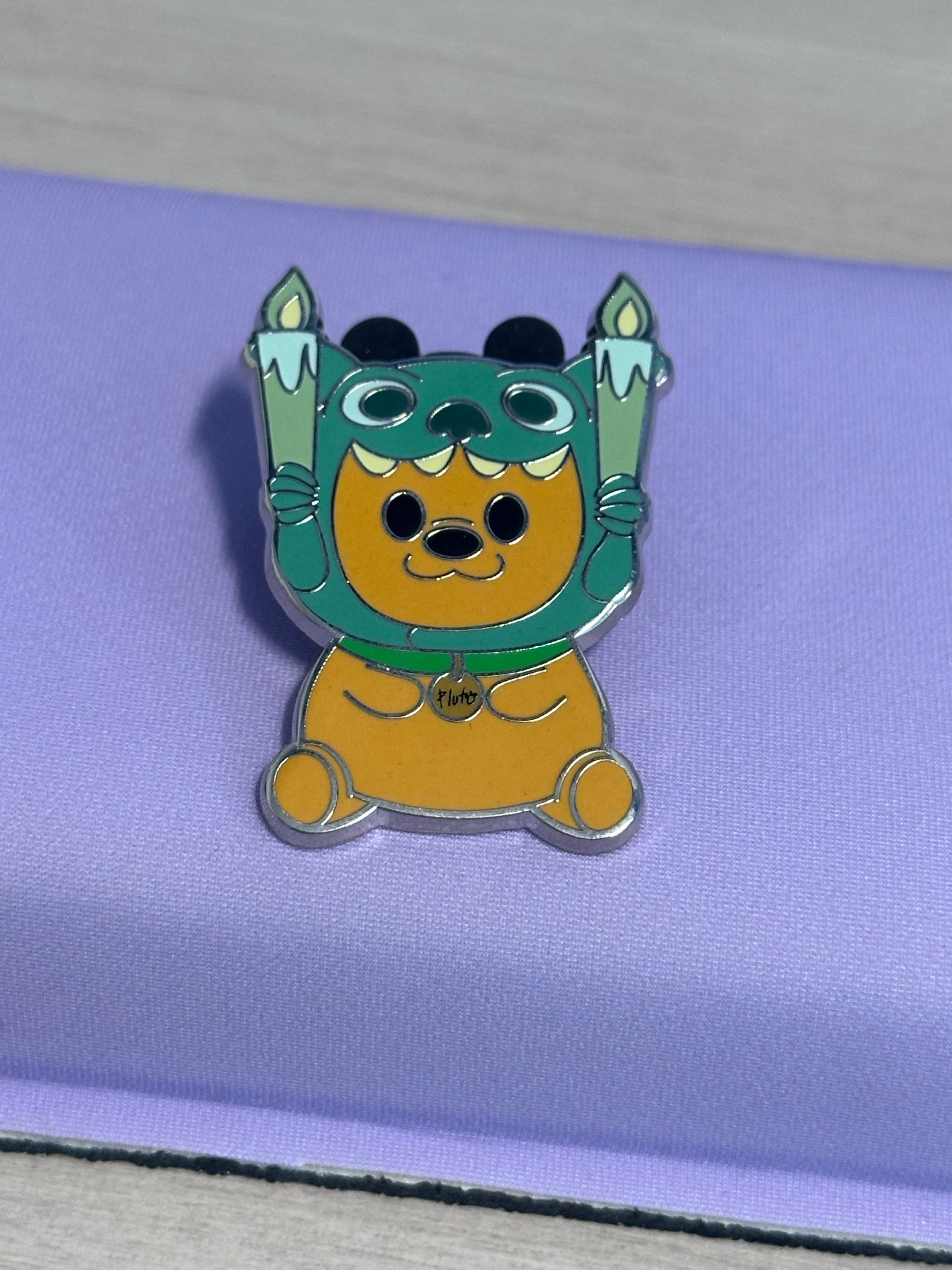 Pluto with Gargoyle Hat - Mini Mix-Its Mystery Collection front