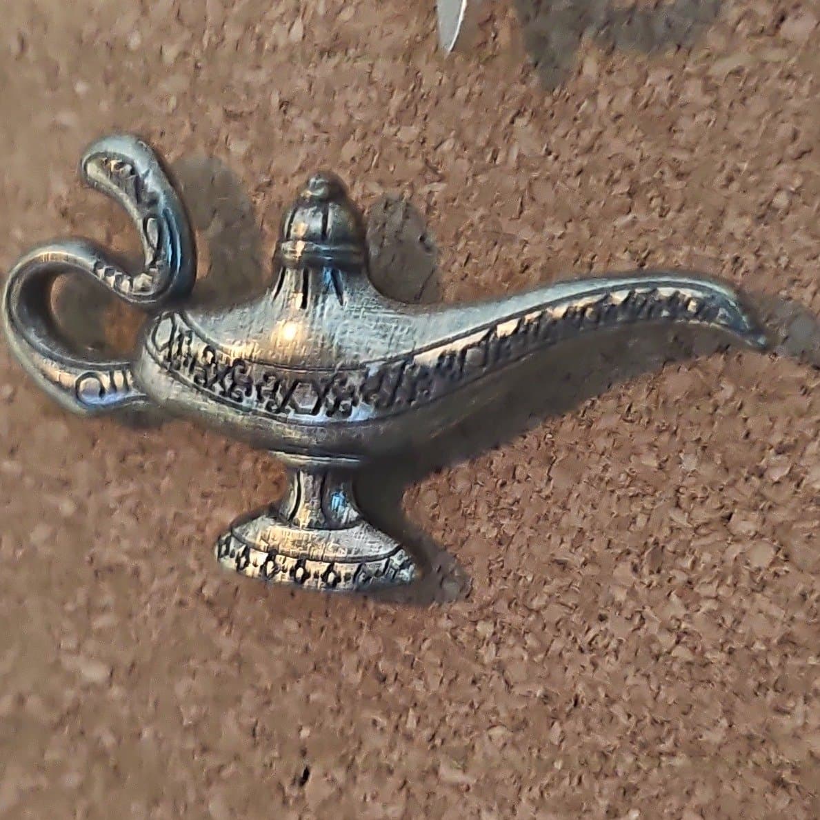 Aladdin Icons - Genie Lamp Pin front