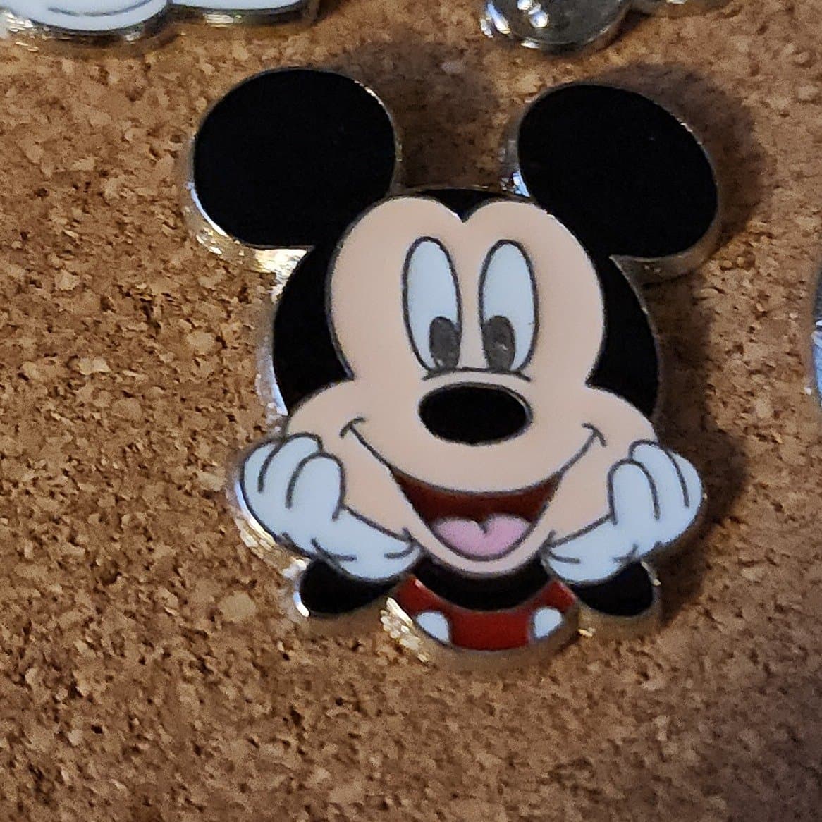 Mickey Hands on Cheeks front
