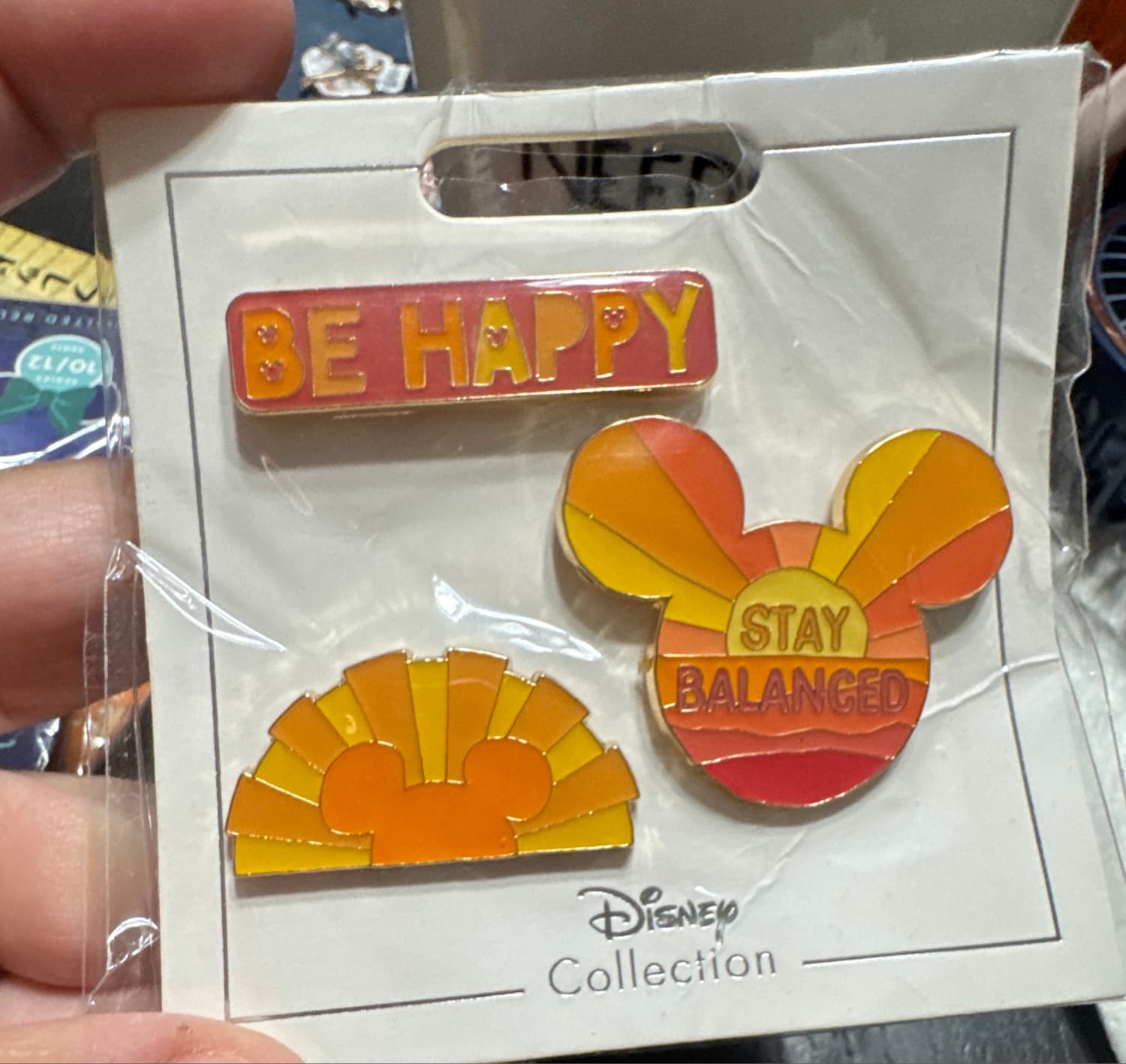 DLR/WDW - Be Happy Flair Set - 2022 - 3-Pin Set front