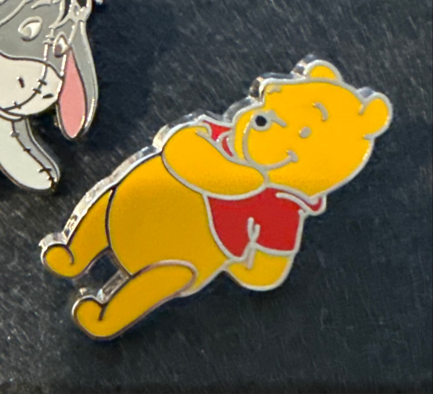 Winnie the Pooh (from Pooh and Eeyore 2 Pin Set) front